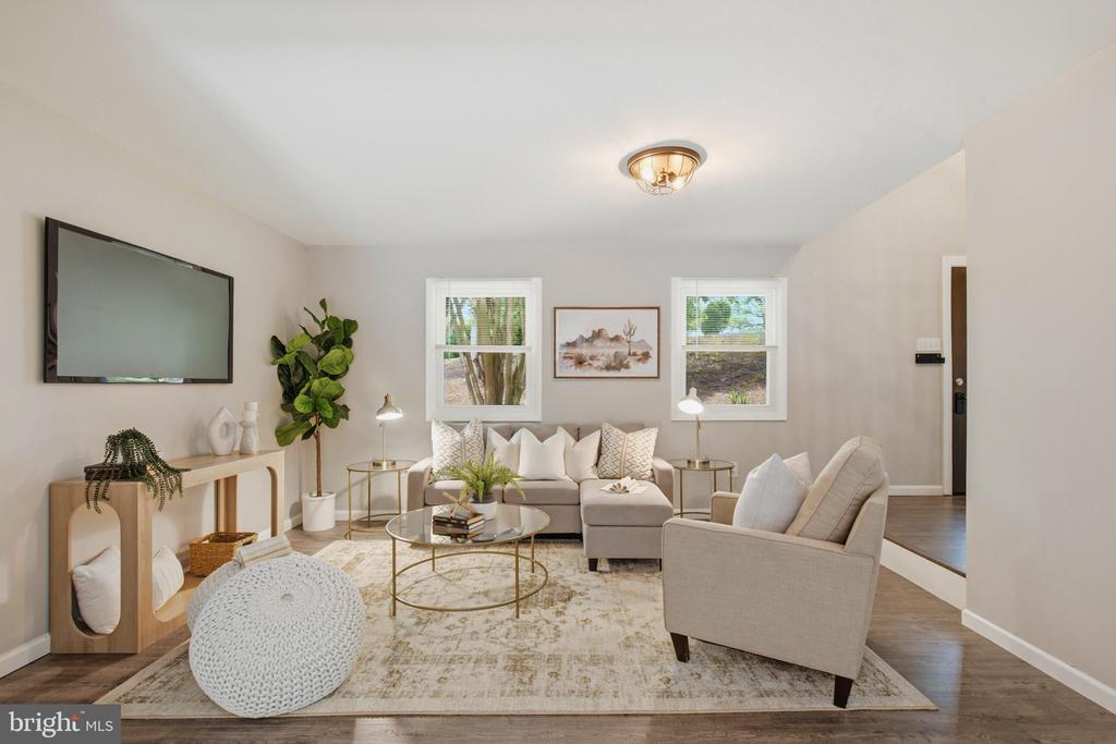 8827 LAFAYETTE DRIVE