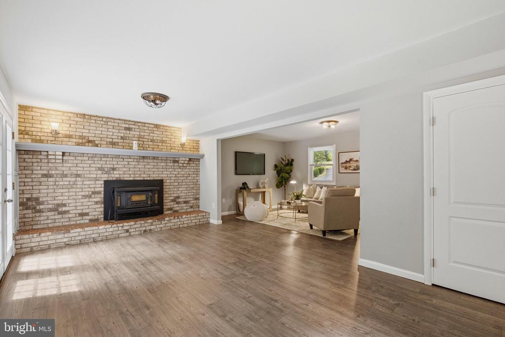 8827 LAFAYETTE DRIVE
