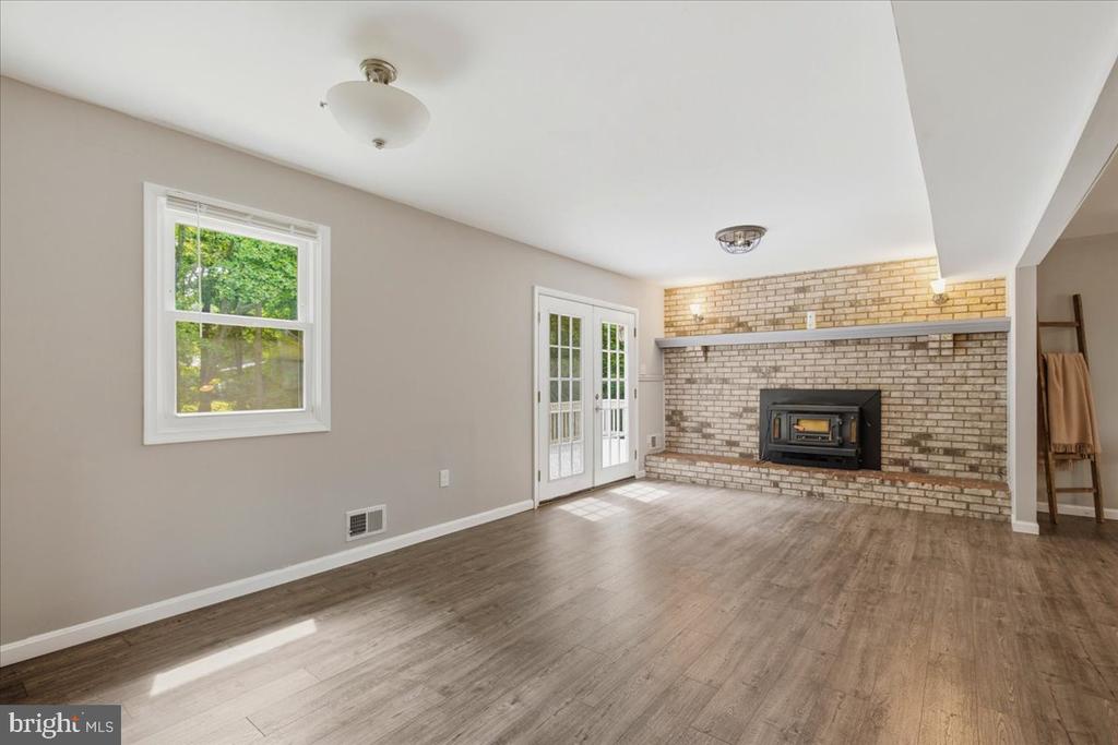 8827 LAFAYETTE DRIVE