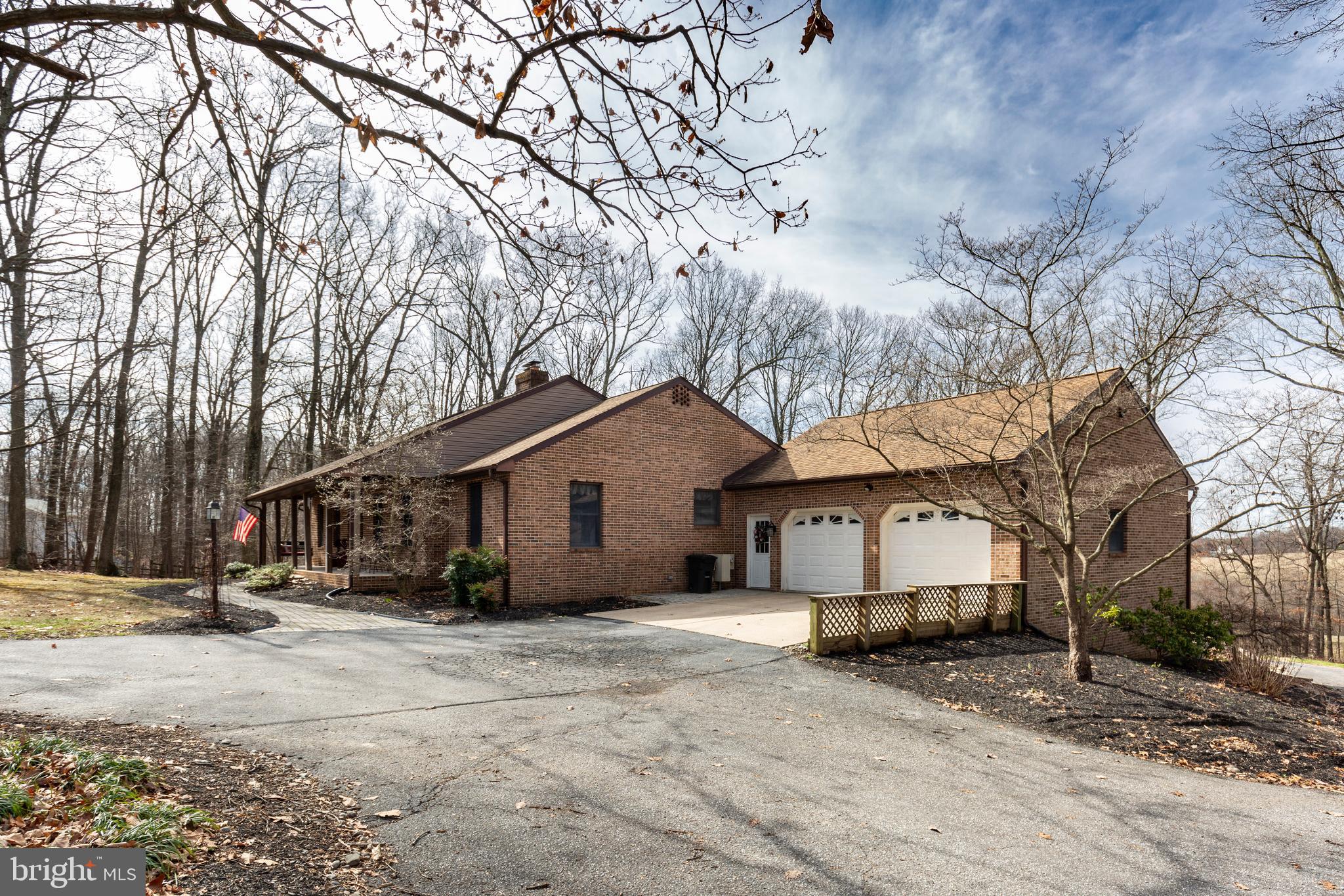 1061 HOOK ROAD