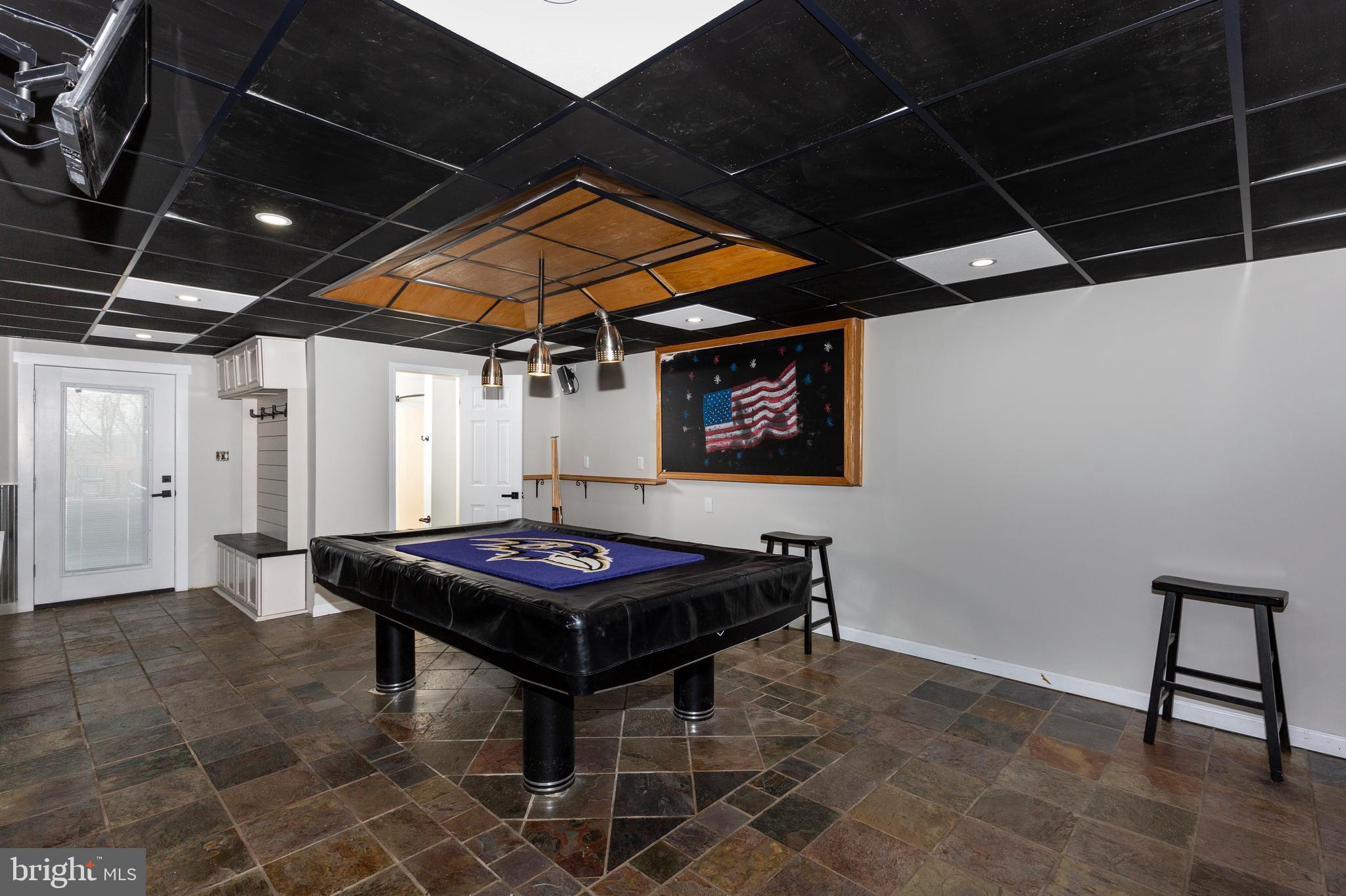 1061 HOOK ROAD