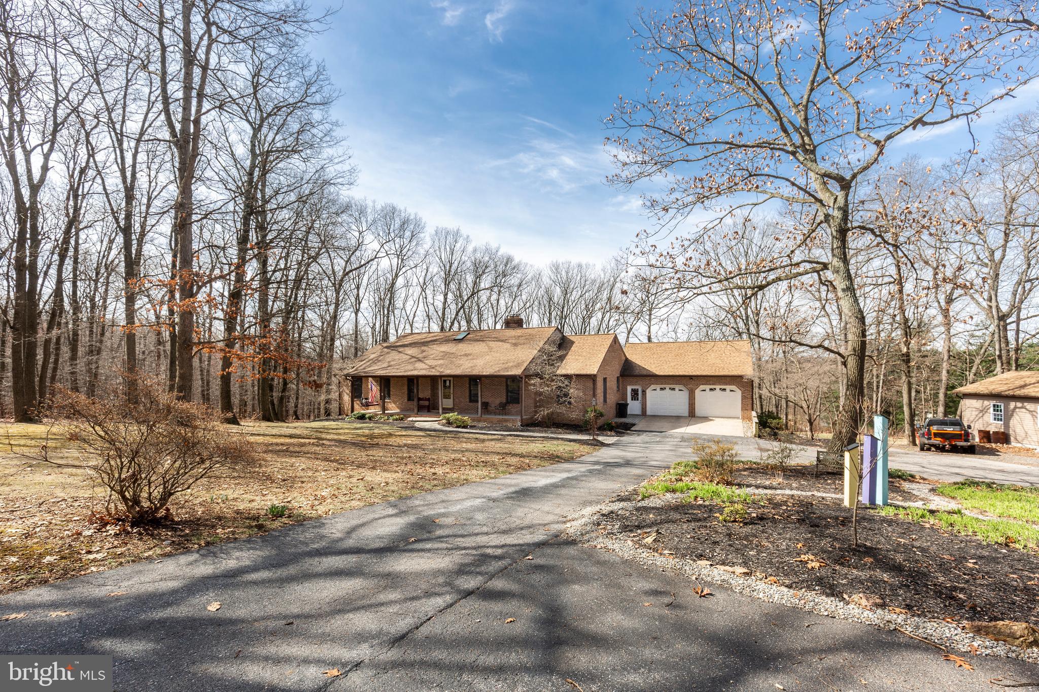 1061 HOOK ROAD