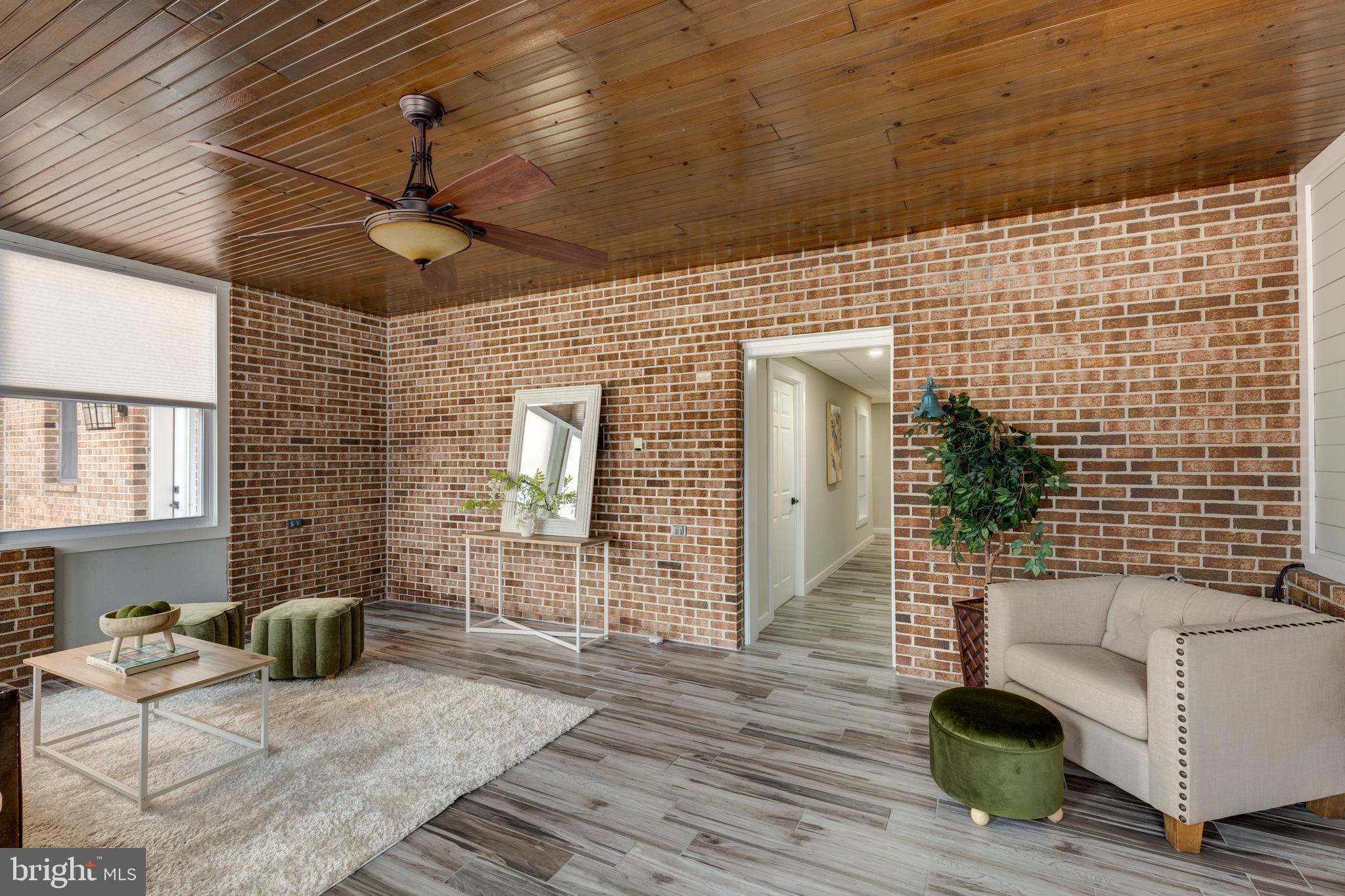 1061 HOOK ROAD