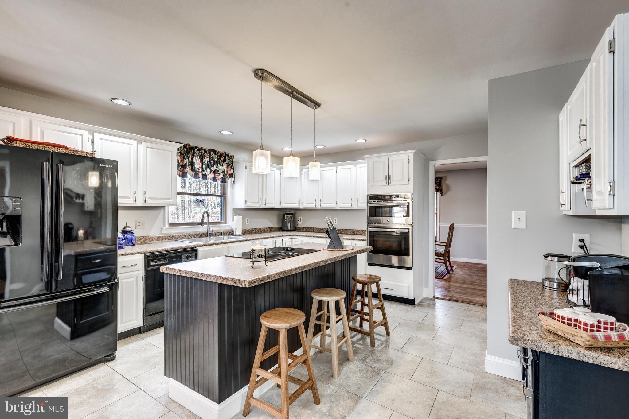 1061 HOOK ROAD