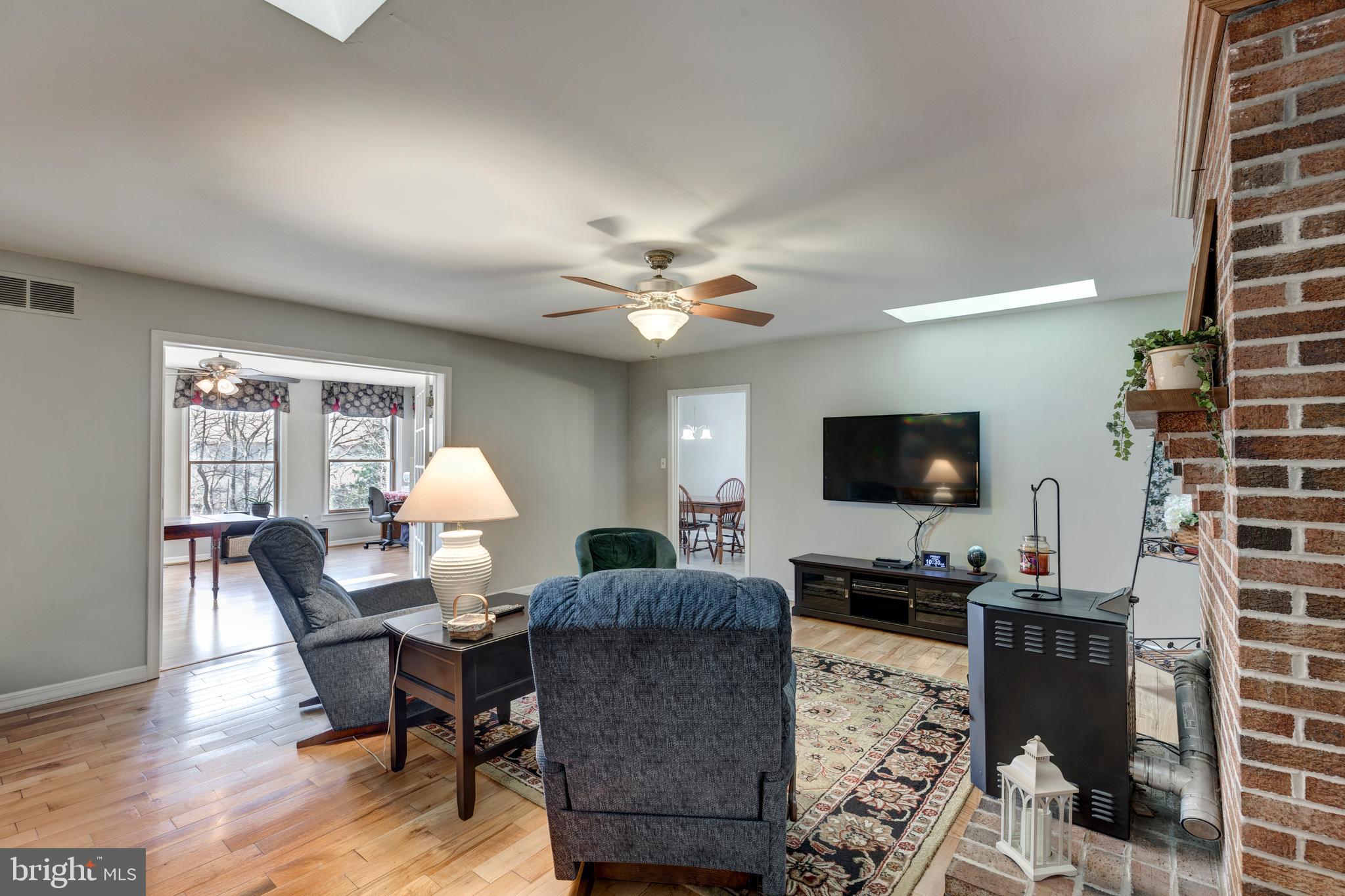 1061 HOOK ROAD