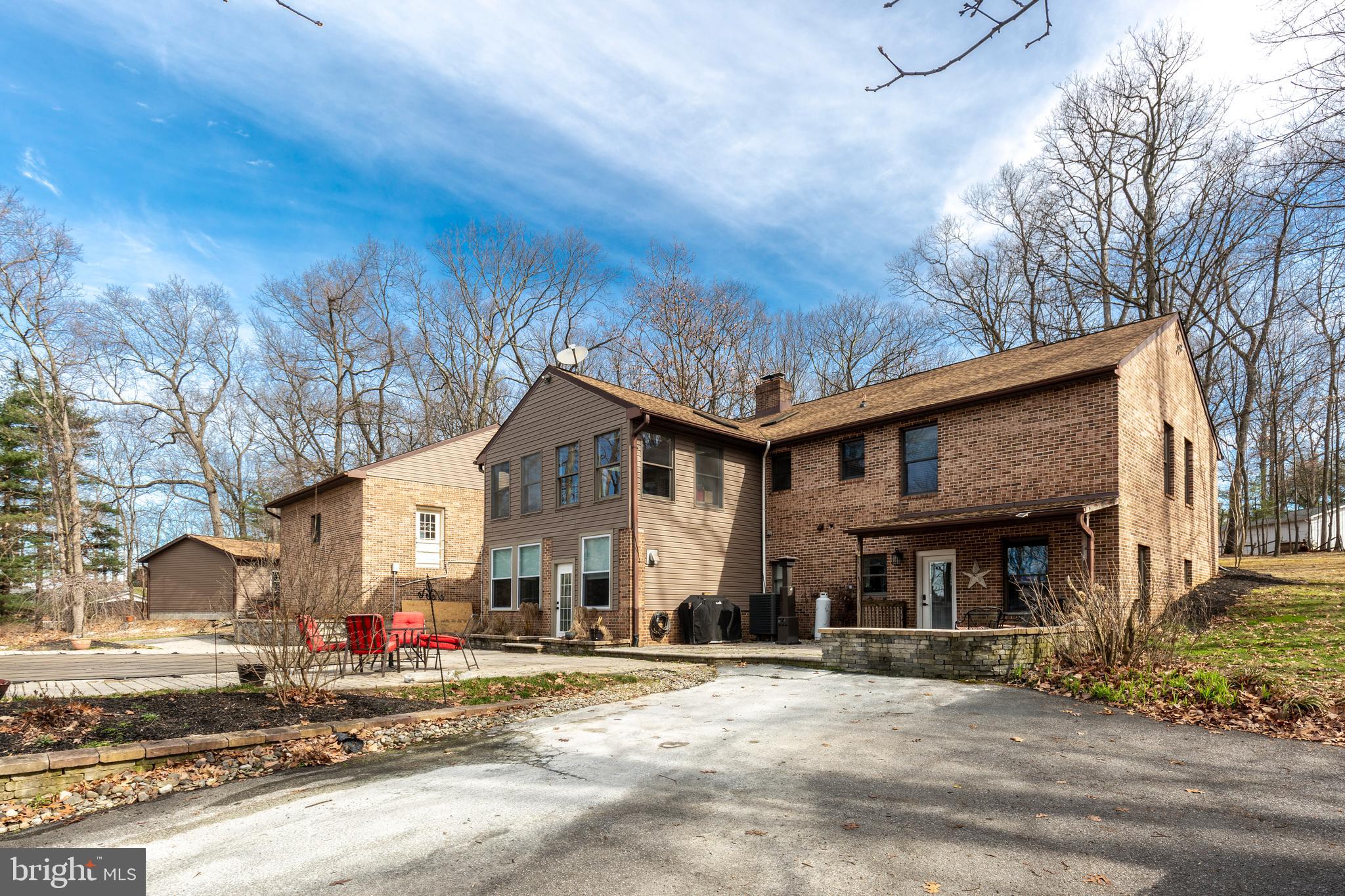 1061 HOOK ROAD