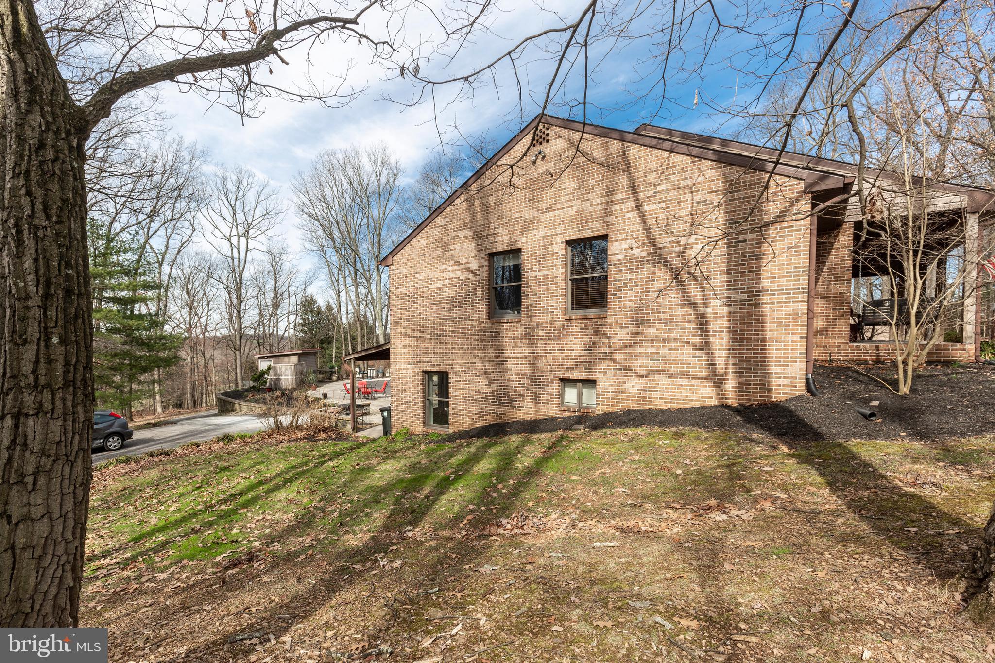 1061 HOOK ROAD