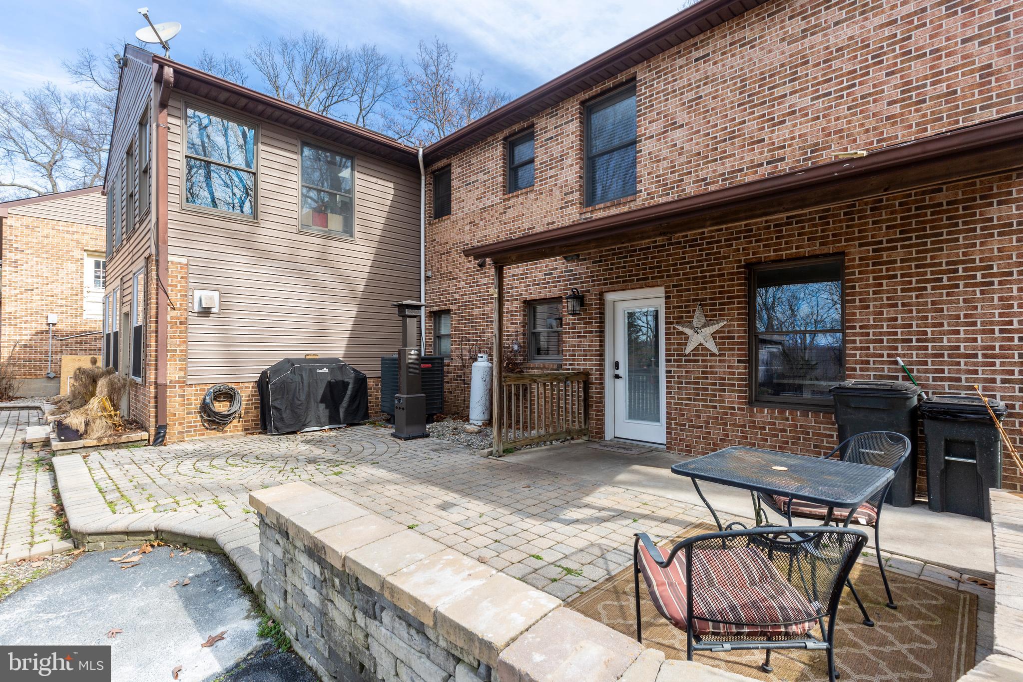 1061 HOOK ROAD