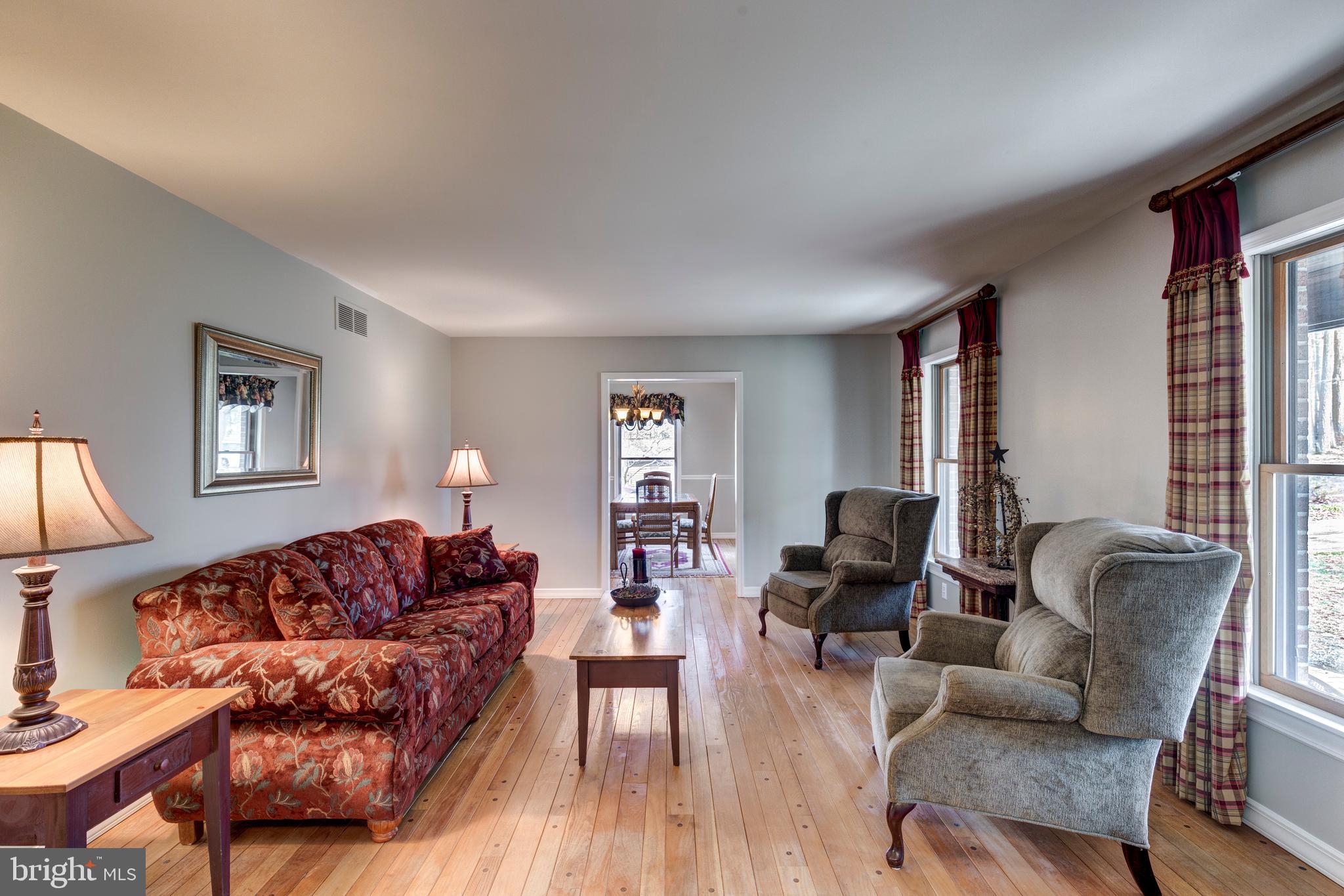 1061 HOOK ROAD