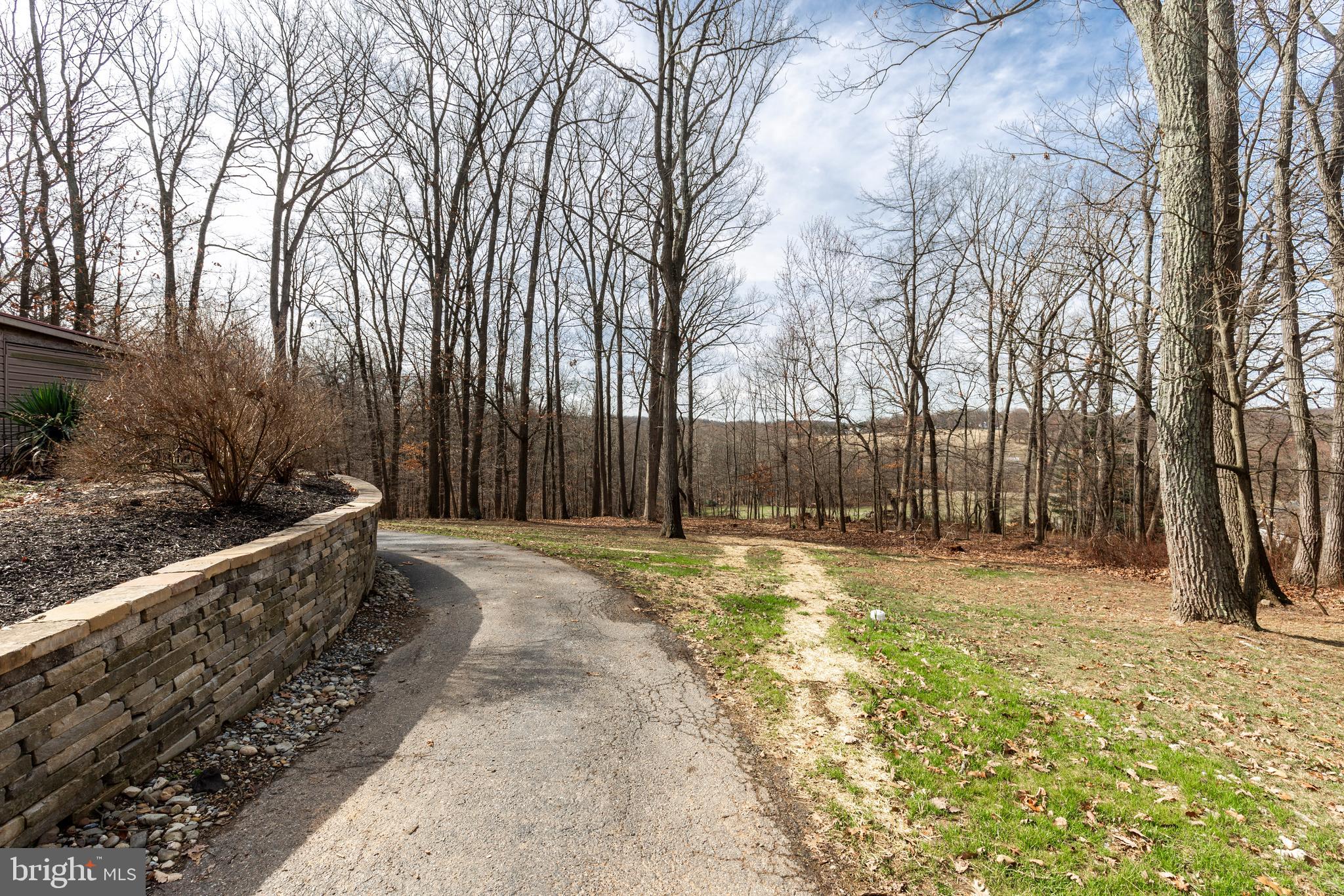 1061 HOOK ROAD