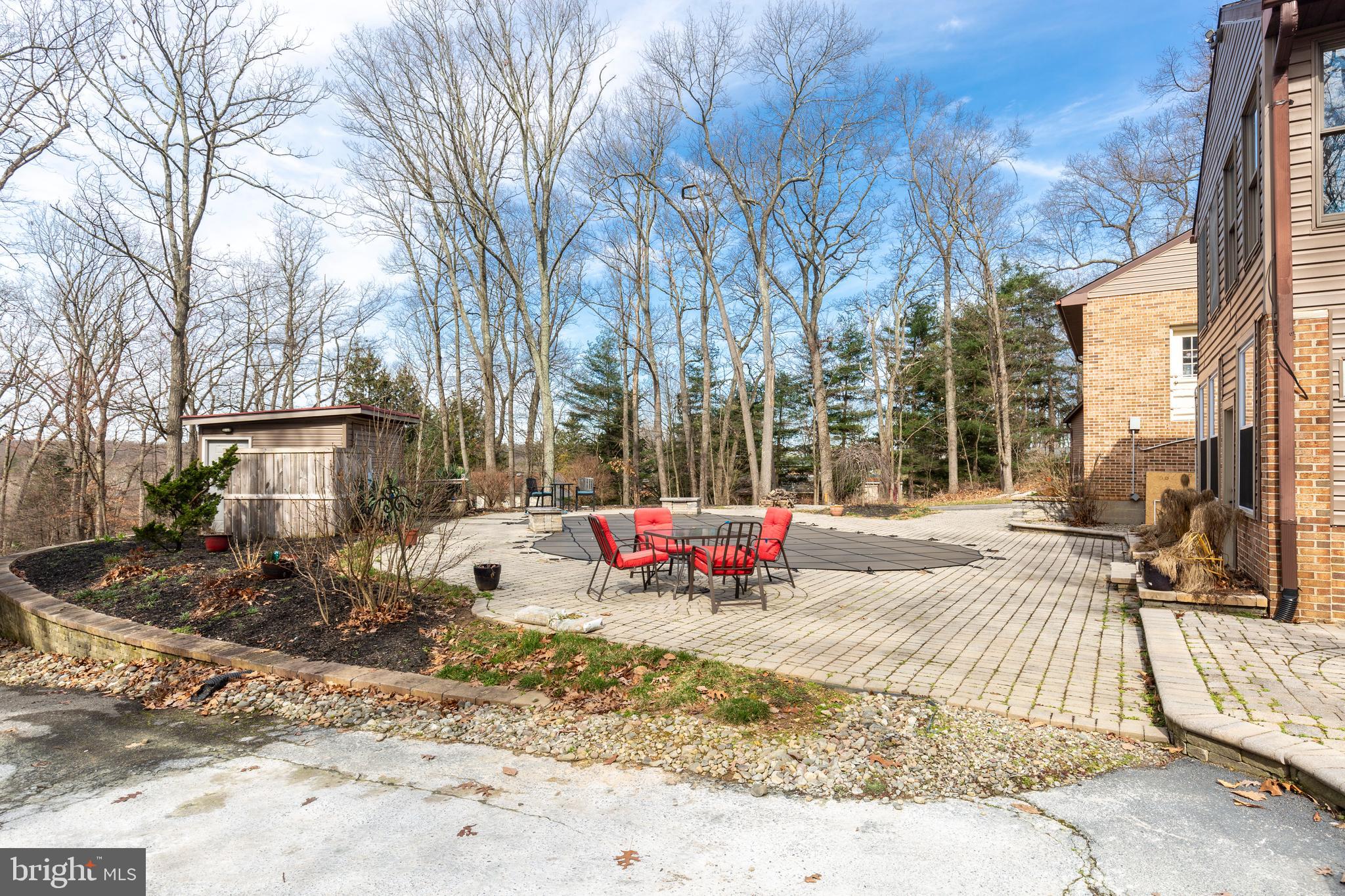 1061 HOOK ROAD