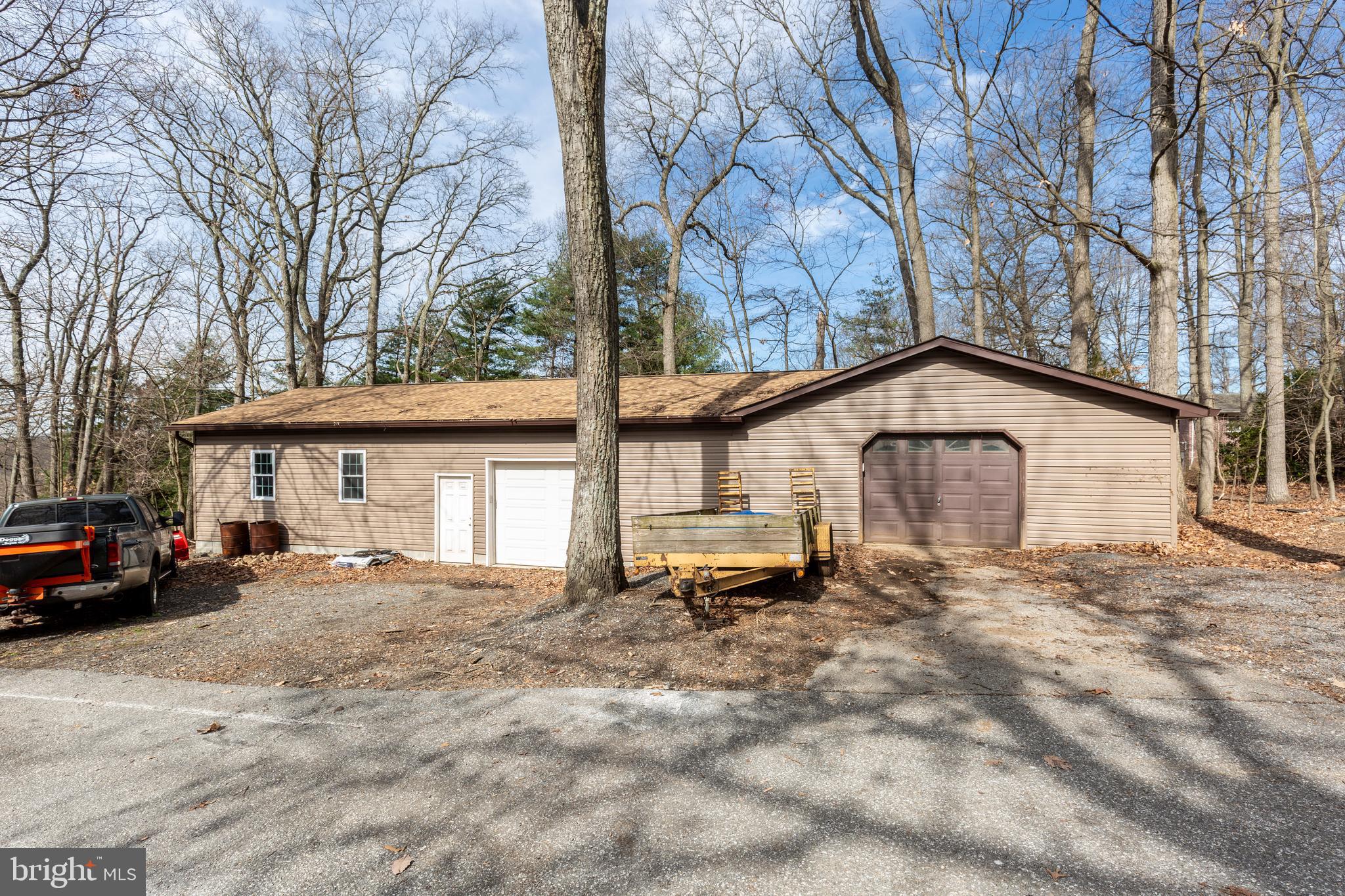 1061 HOOK ROAD