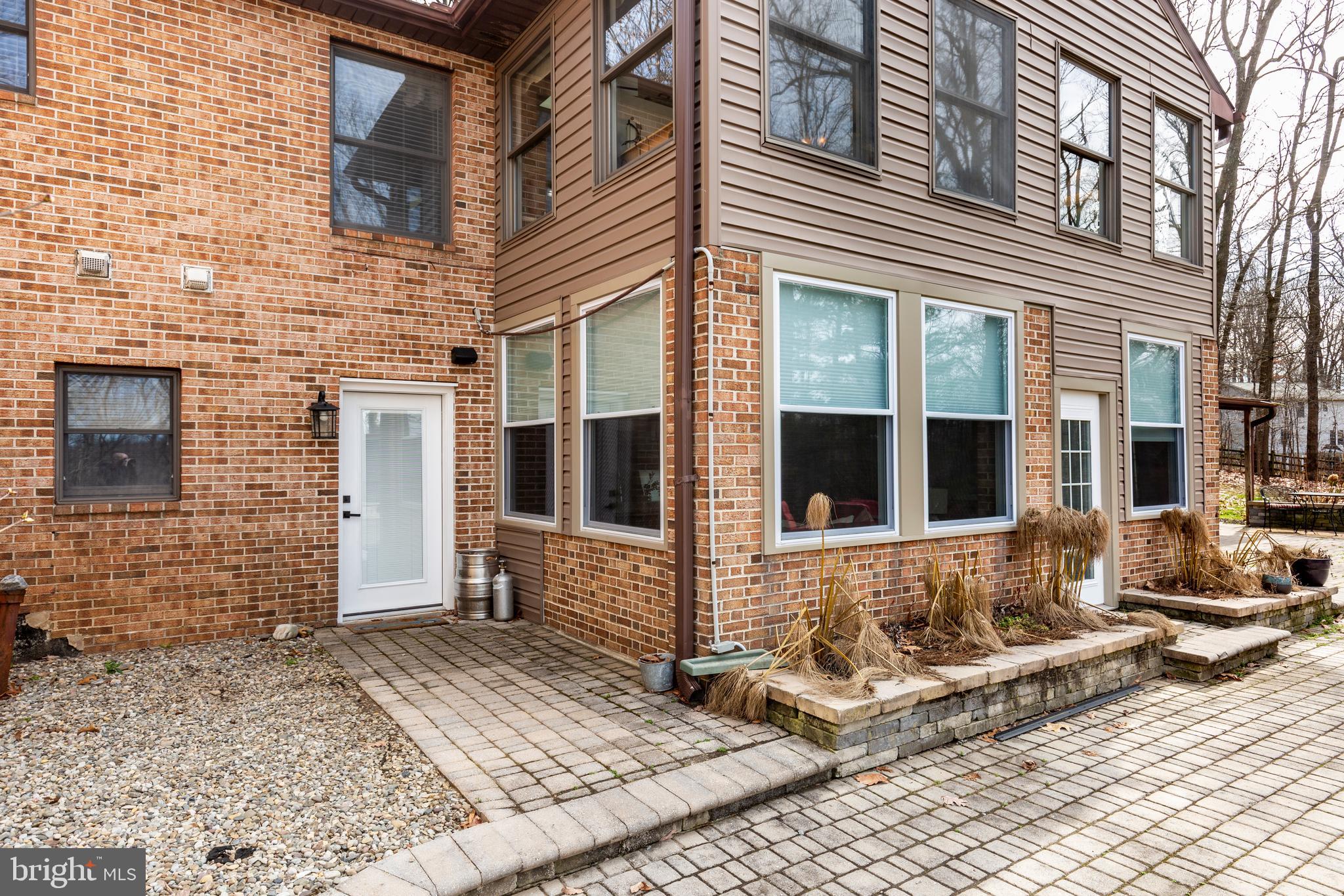 1061 HOOK ROAD