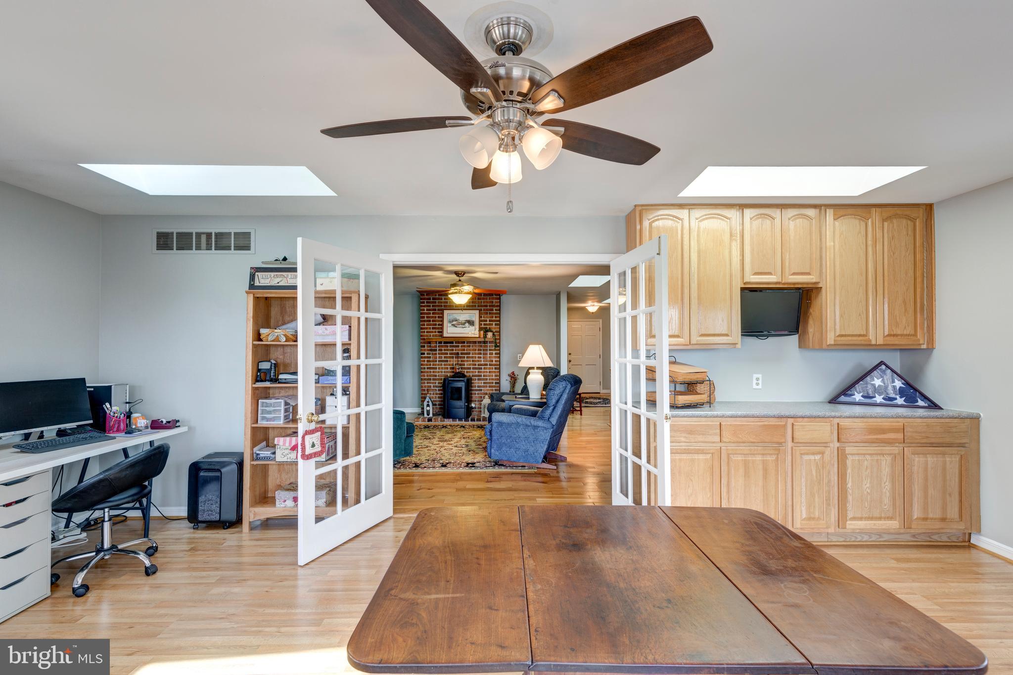 1061 HOOK ROAD
