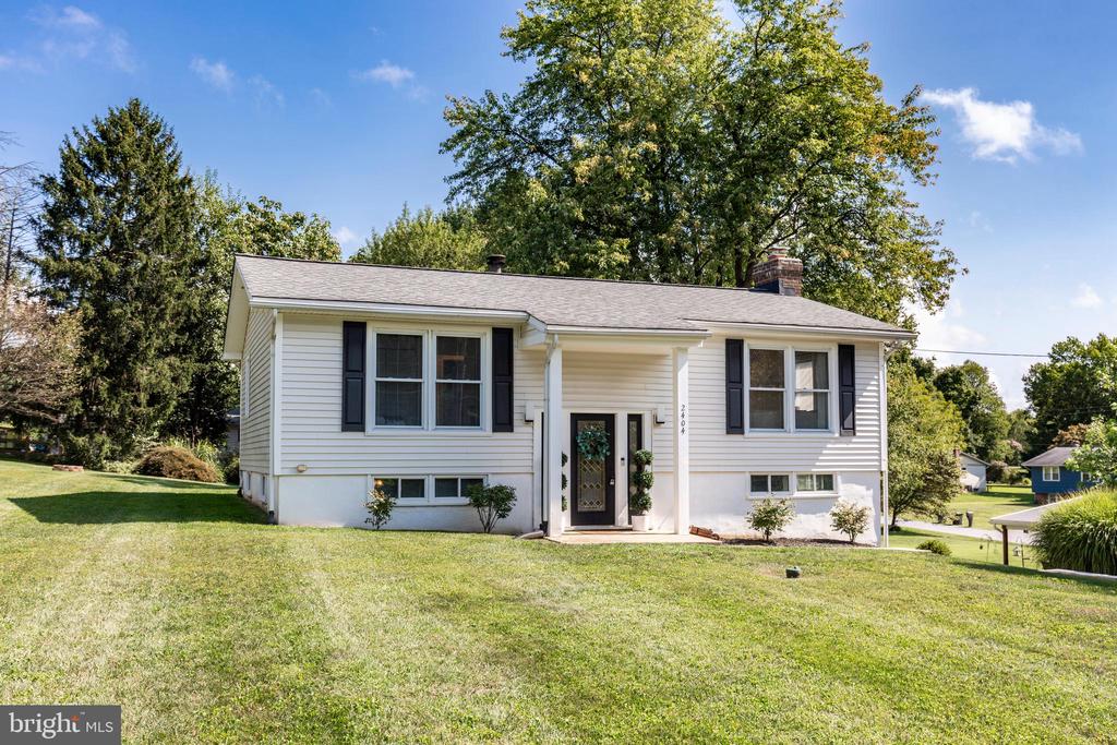 2404 SHAWNEE DRIVE