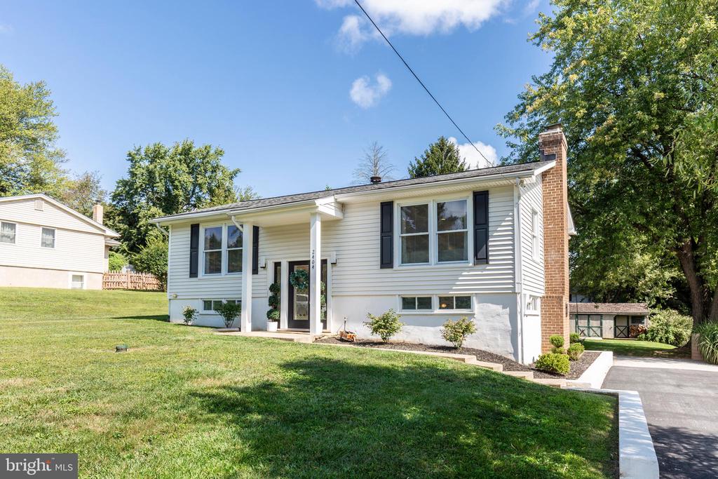 2404 SHAWNEE DRIVE