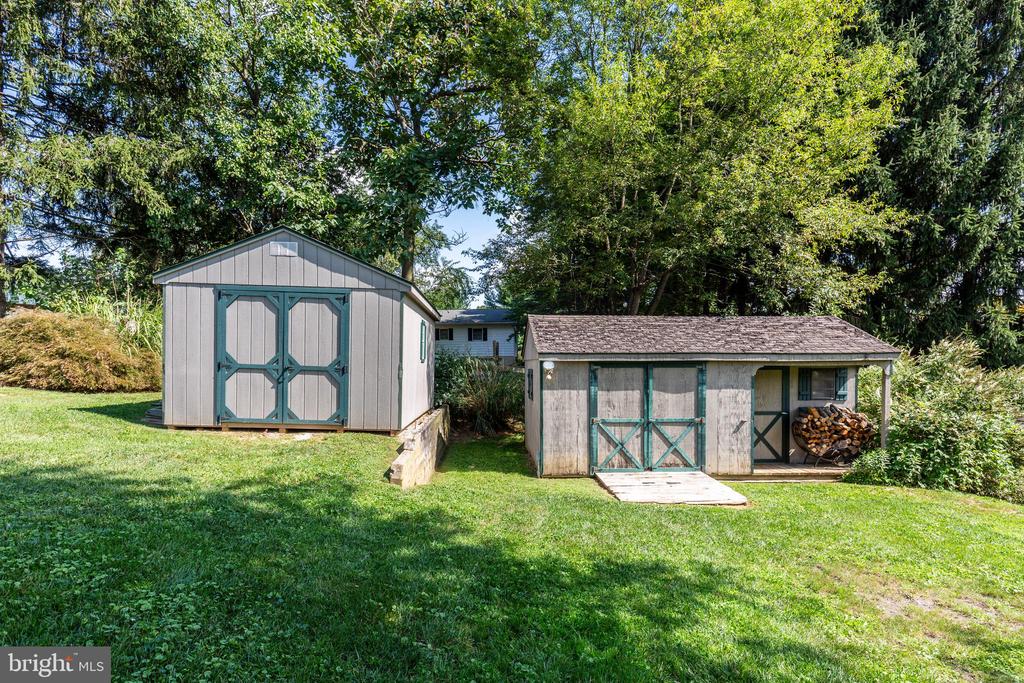 2404 SHAWNEE DRIVE