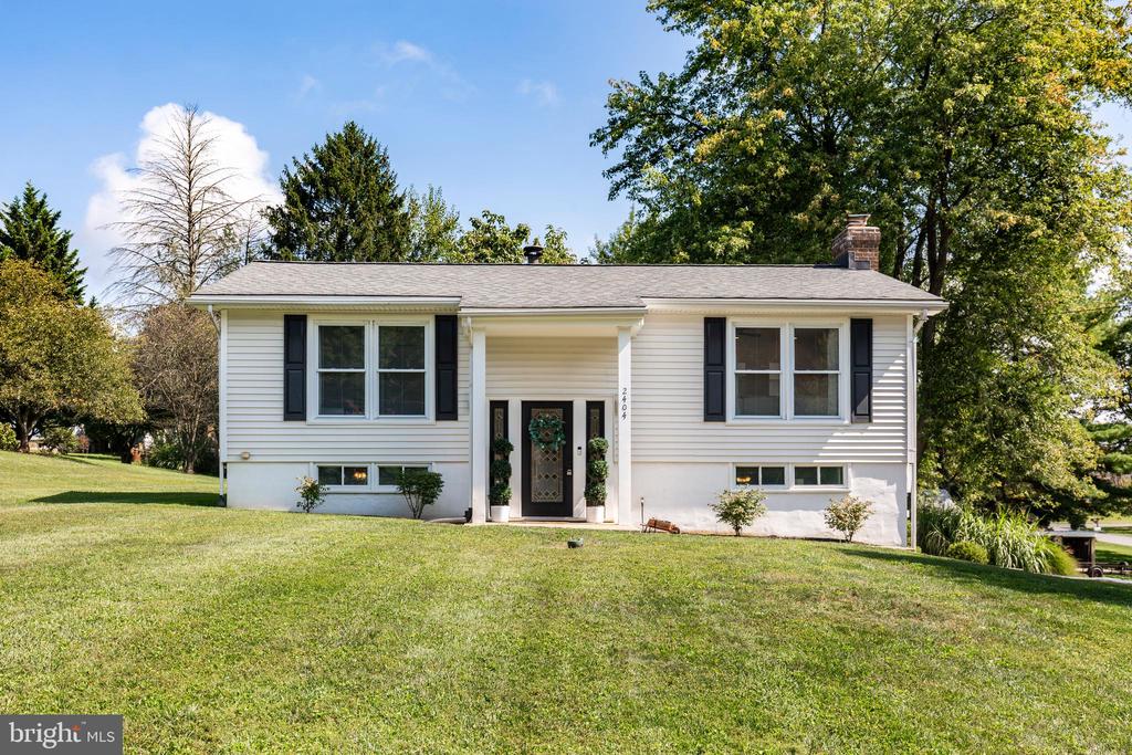 2404 SHAWNEE DRIVE