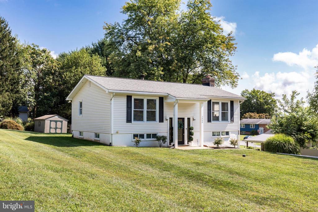 2404 SHAWNEE DRIVE