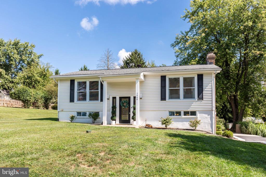 2404 SHAWNEE DRIVE