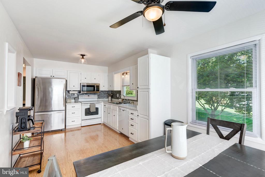 2404 SHAWNEE DRIVE