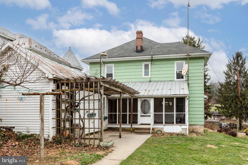 4211 MAIN STREET