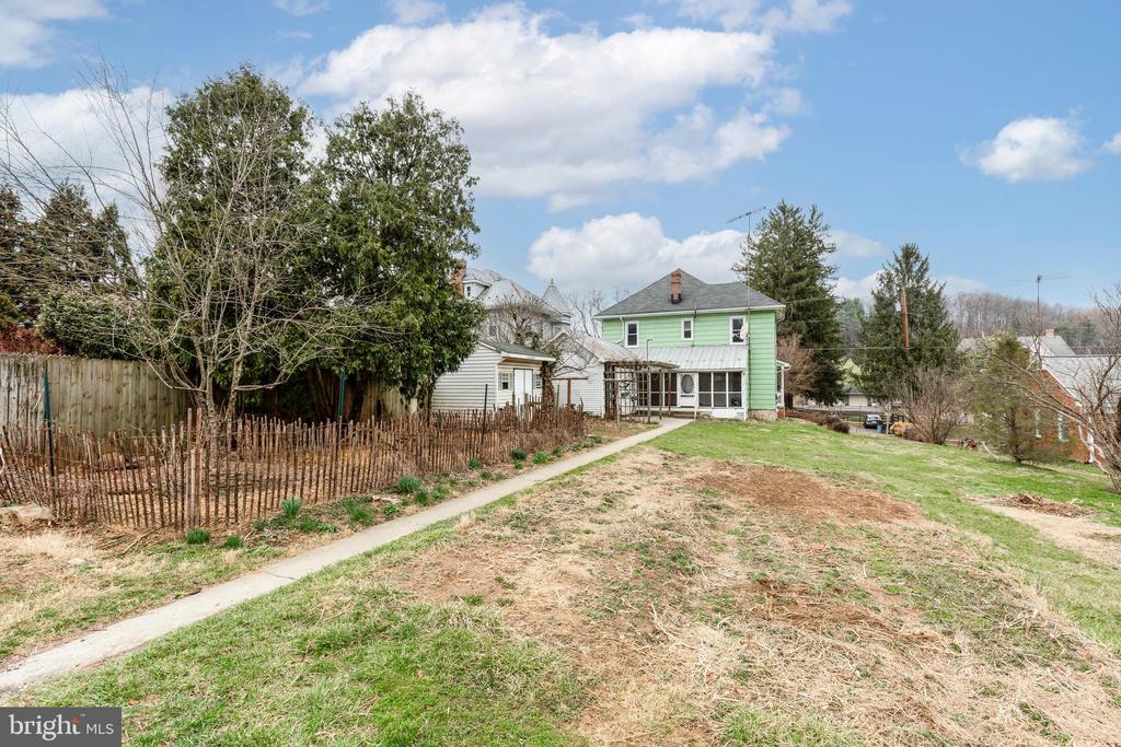 4211 MAIN STREET