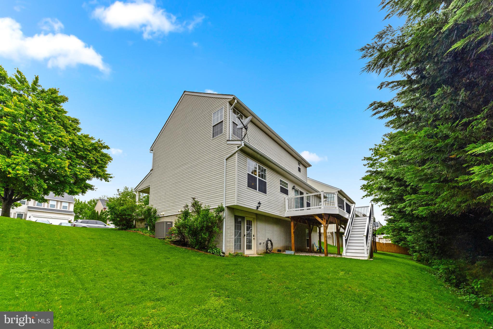223 HOBBITTS LANE