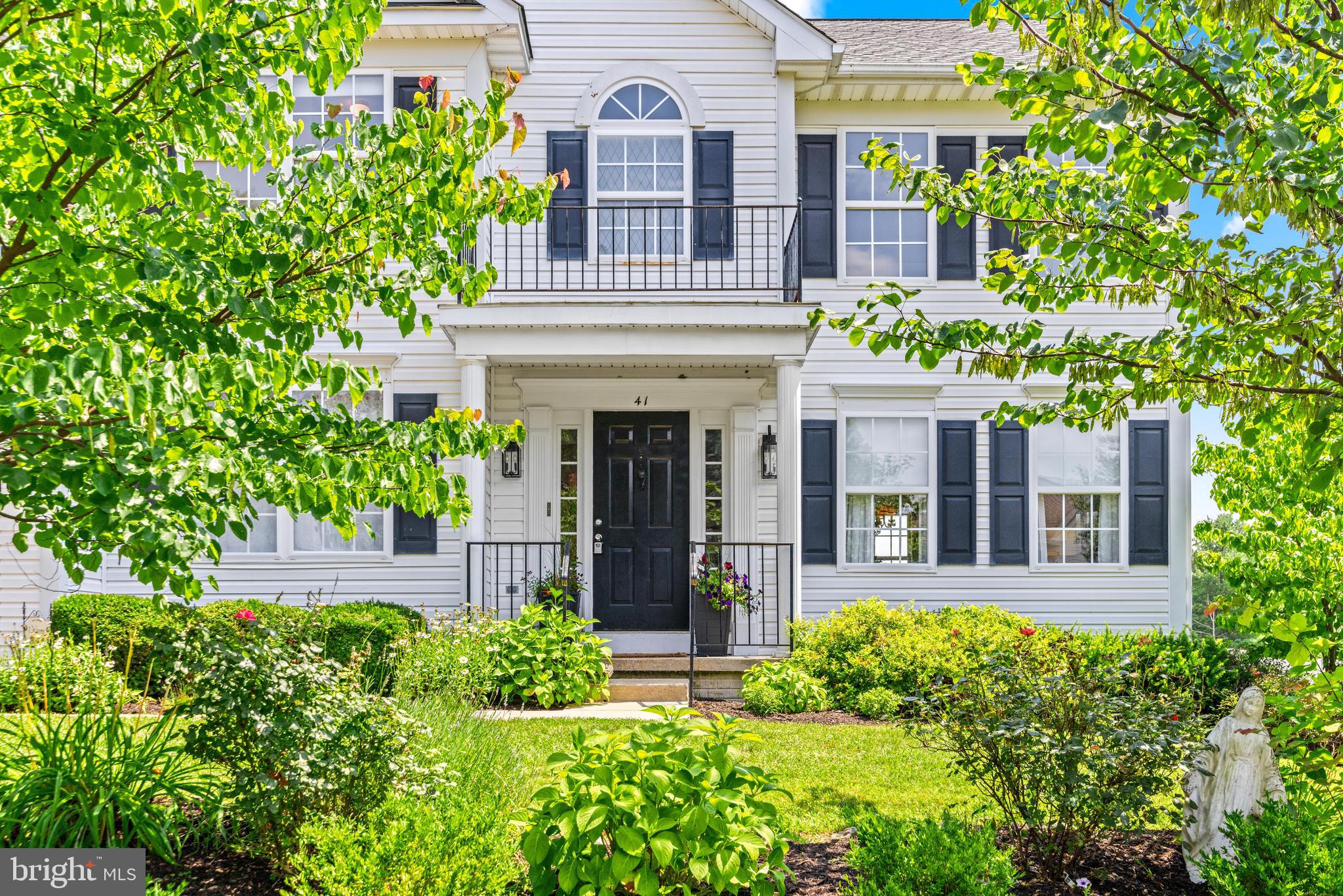 41 WENTWORTH COURT