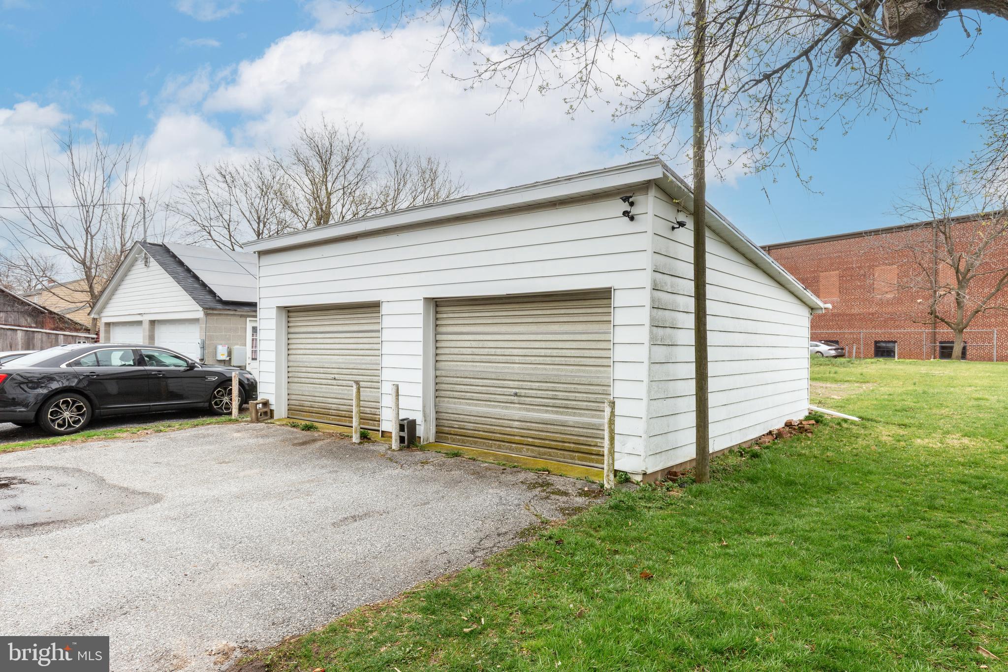 3221 MAIN STREET