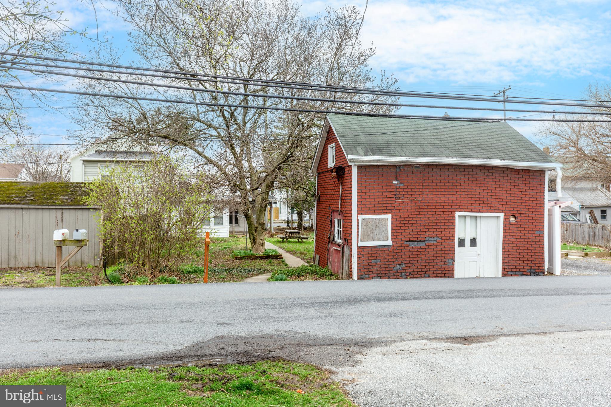 3221 MAIN STREET
