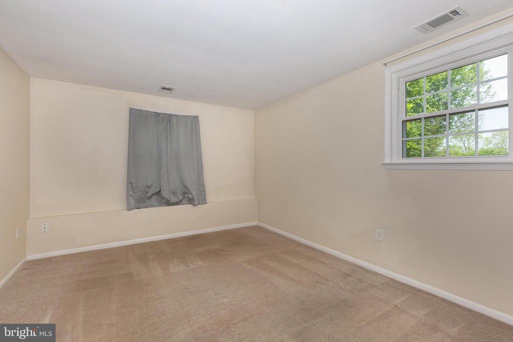 2711 OVERVIEW ROAD