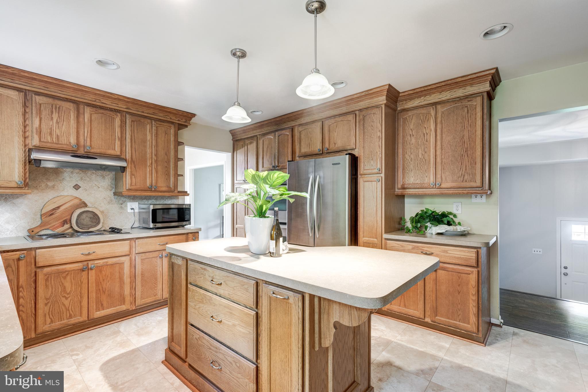 2711 OVERVIEW ROAD