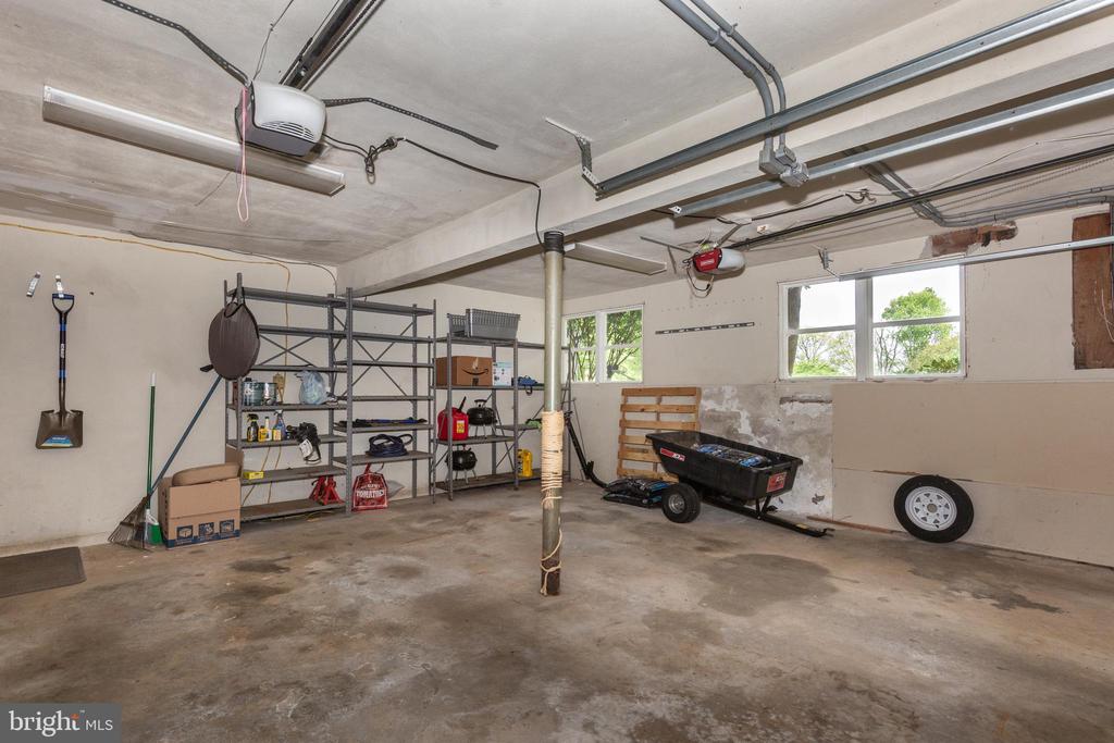2711 OVERVIEW ROAD
