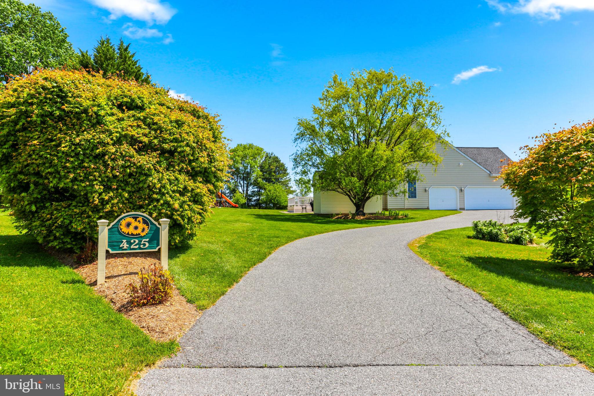 425 CHINQUAPIN DRIVE