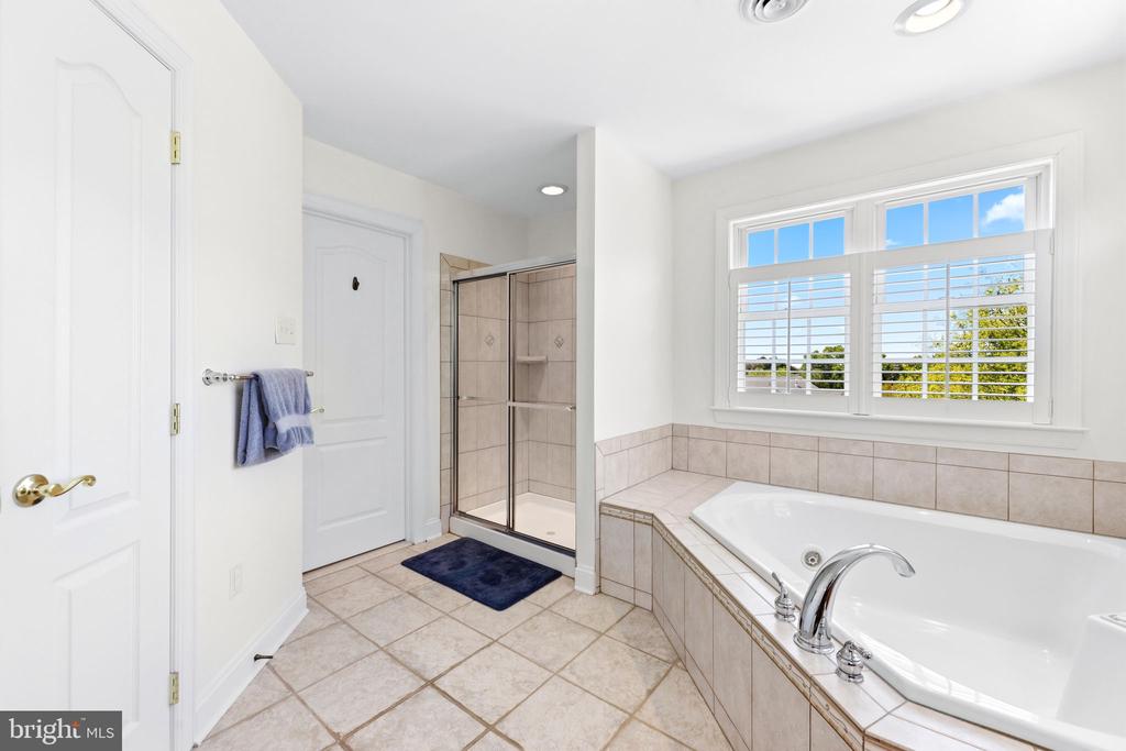 425 CHINQUAPIN DRIVE