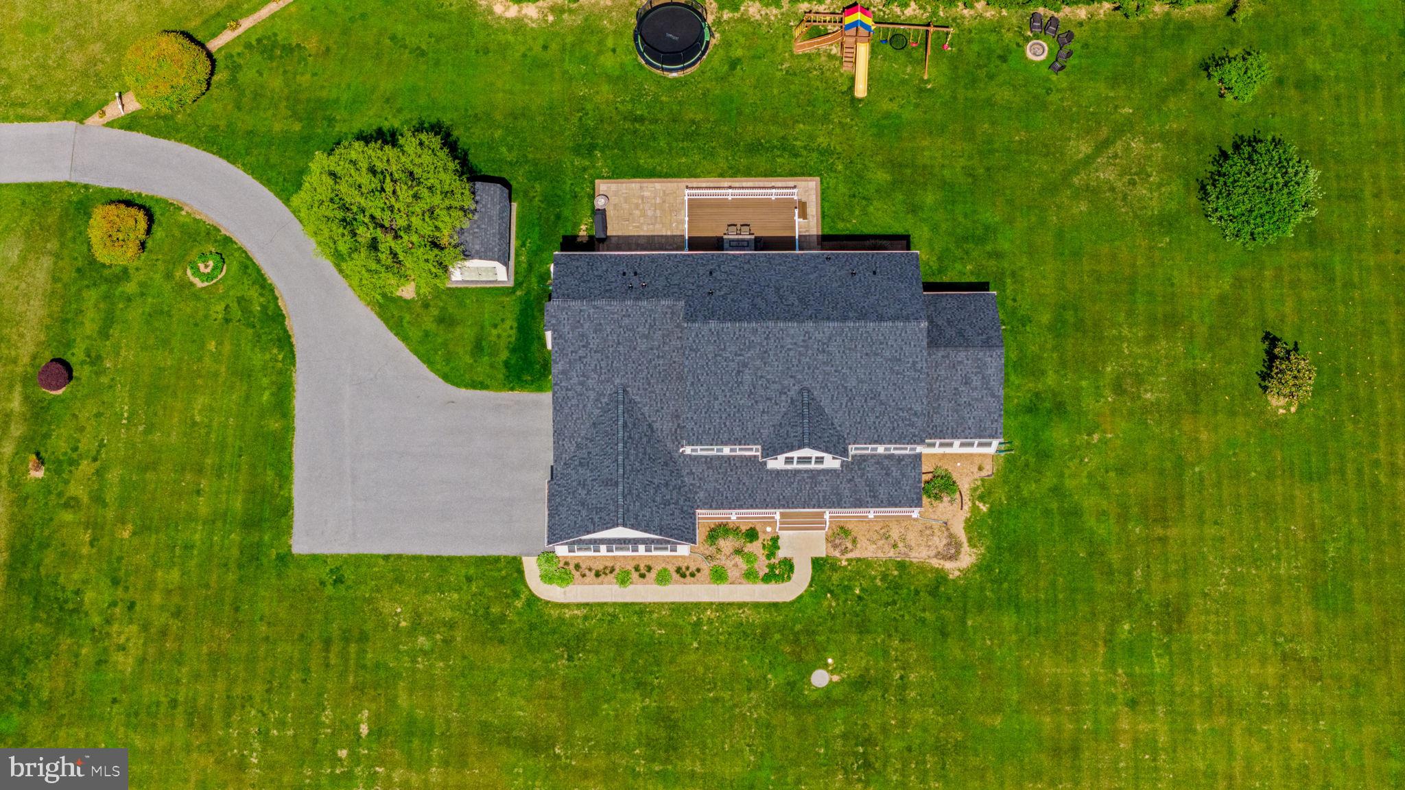 425 CHINQUAPIN DRIVE