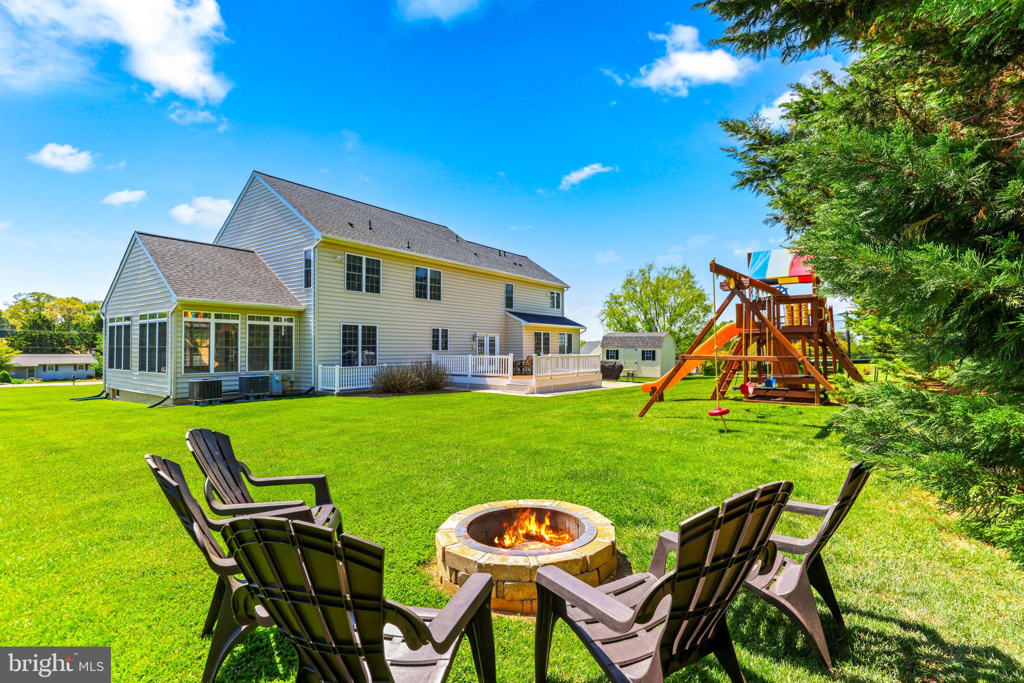 425 CHINQUAPIN DRIVE