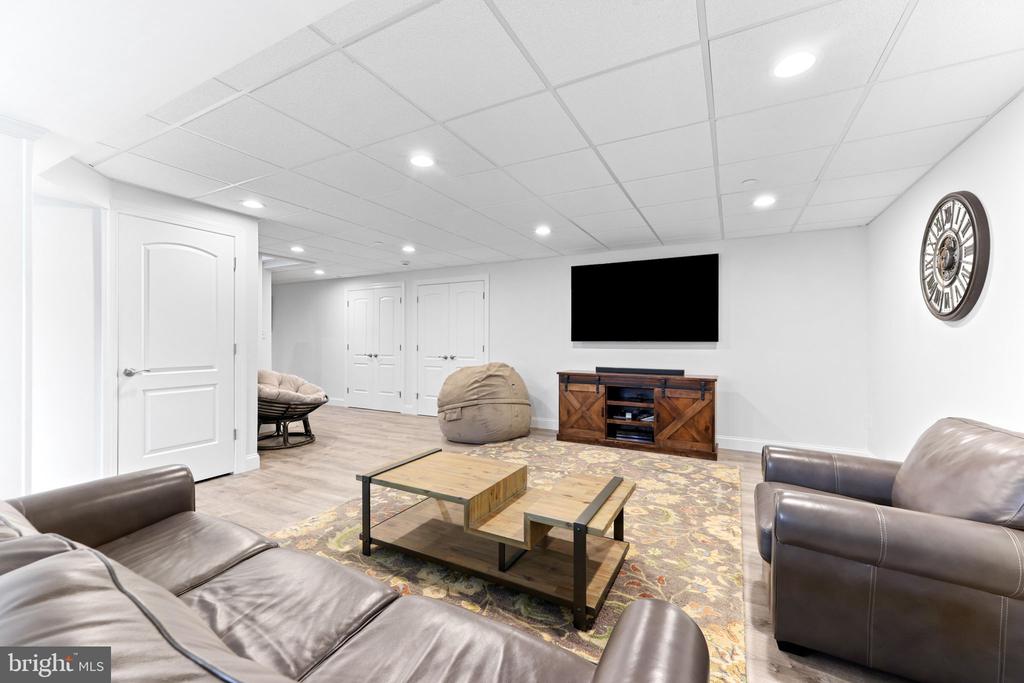 425 CHINQUAPIN DRIVE