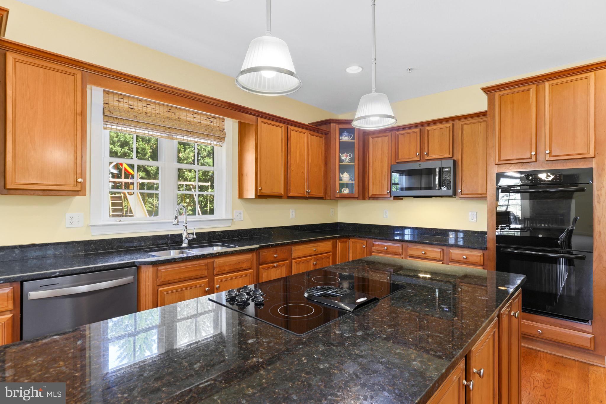 425 CHINQUAPIN DRIVE