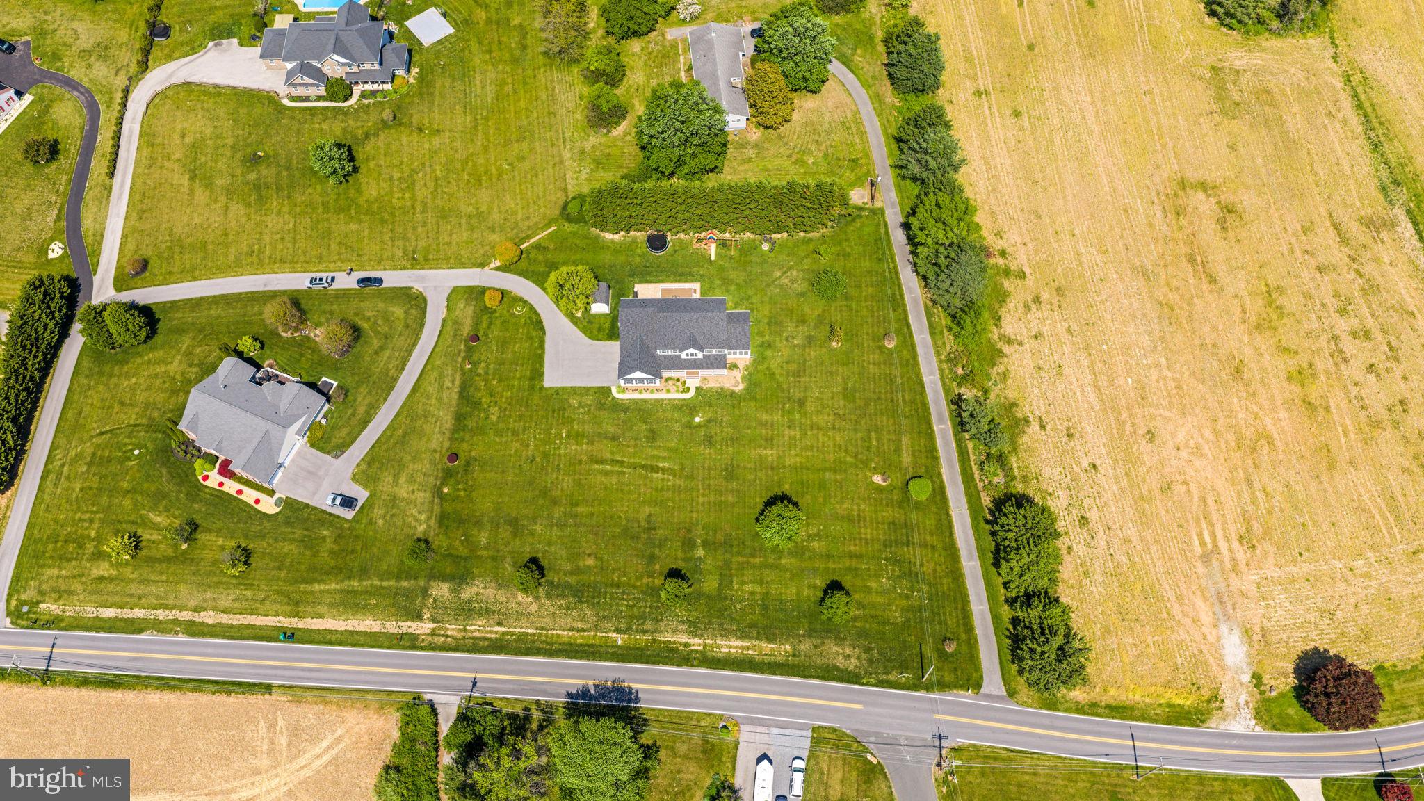 425 CHINQUAPIN DRIVE