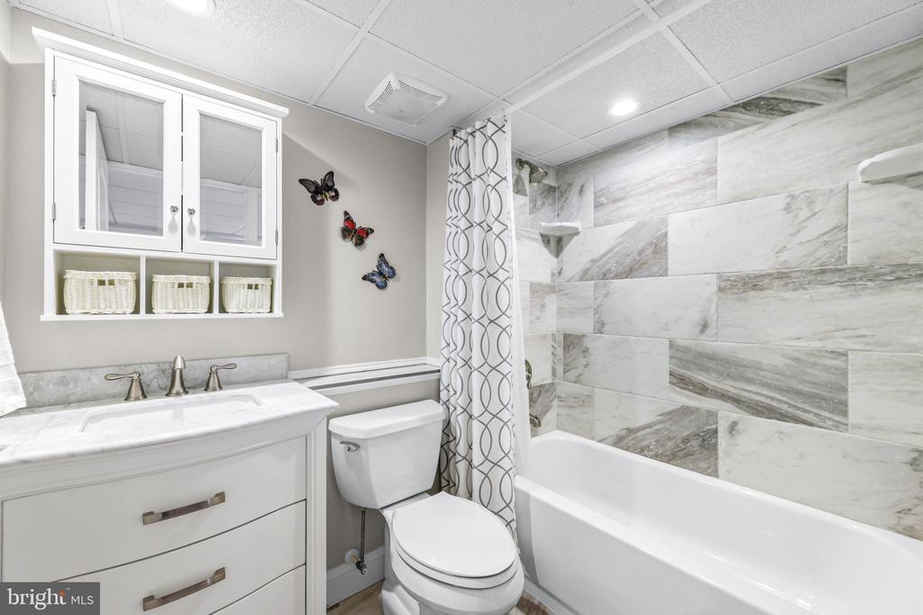 425 CHINQUAPIN DRIVE
