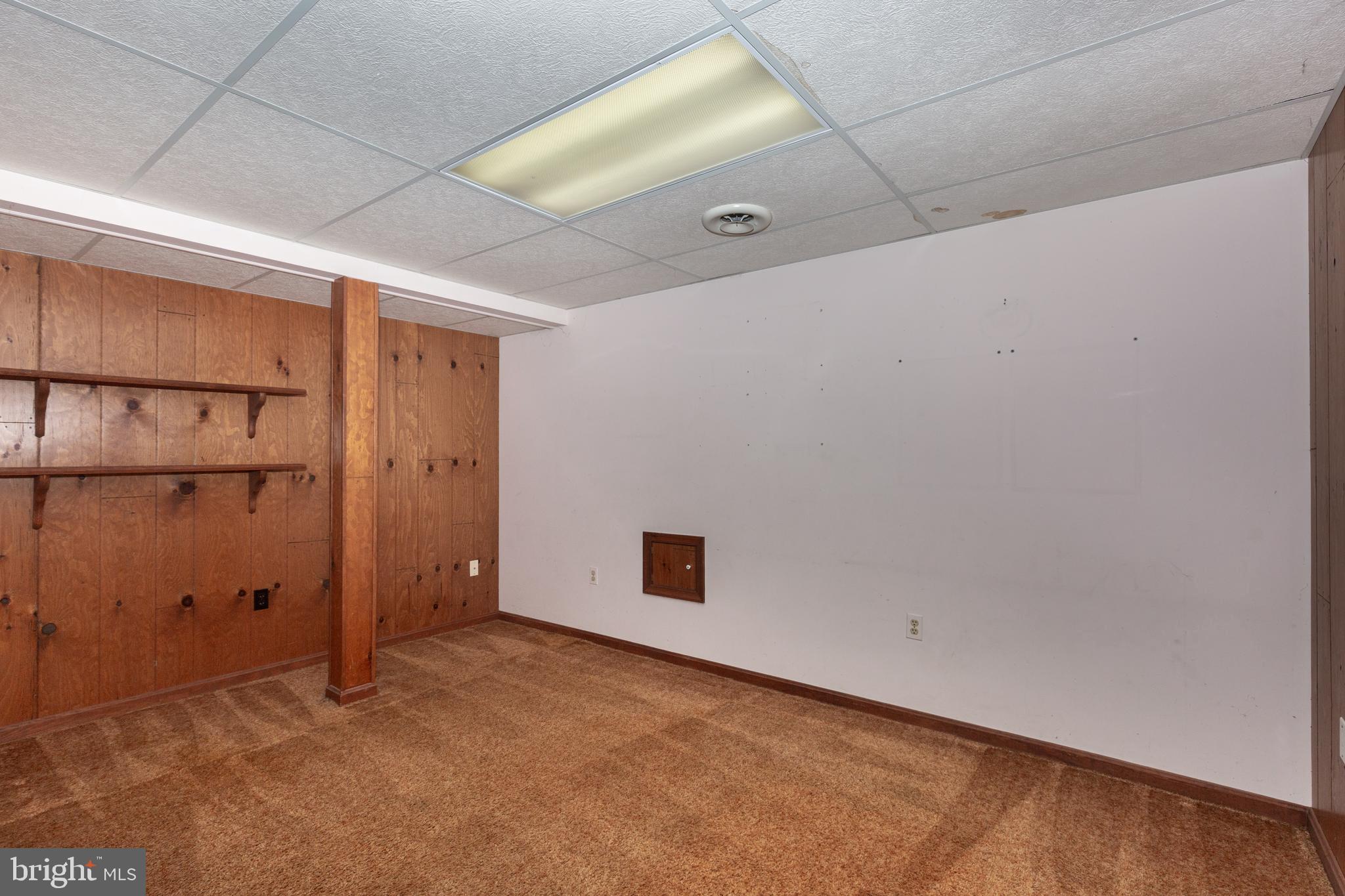 909 BLACK SPRUCE LANE