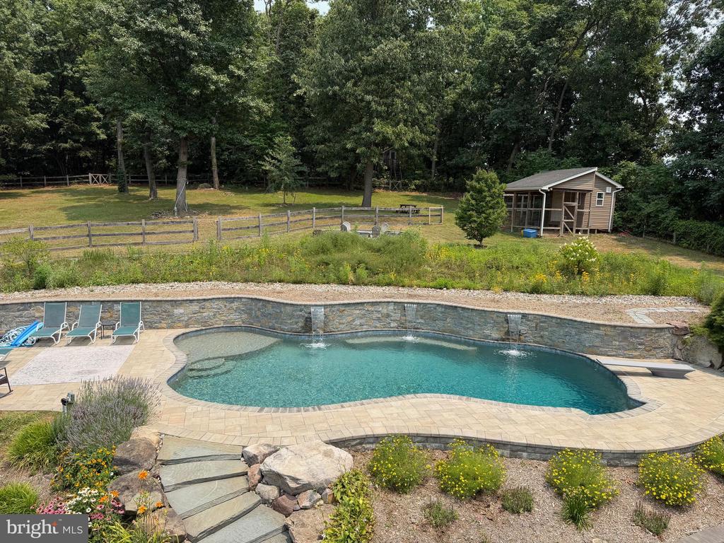 4001 YOUNG ROAD