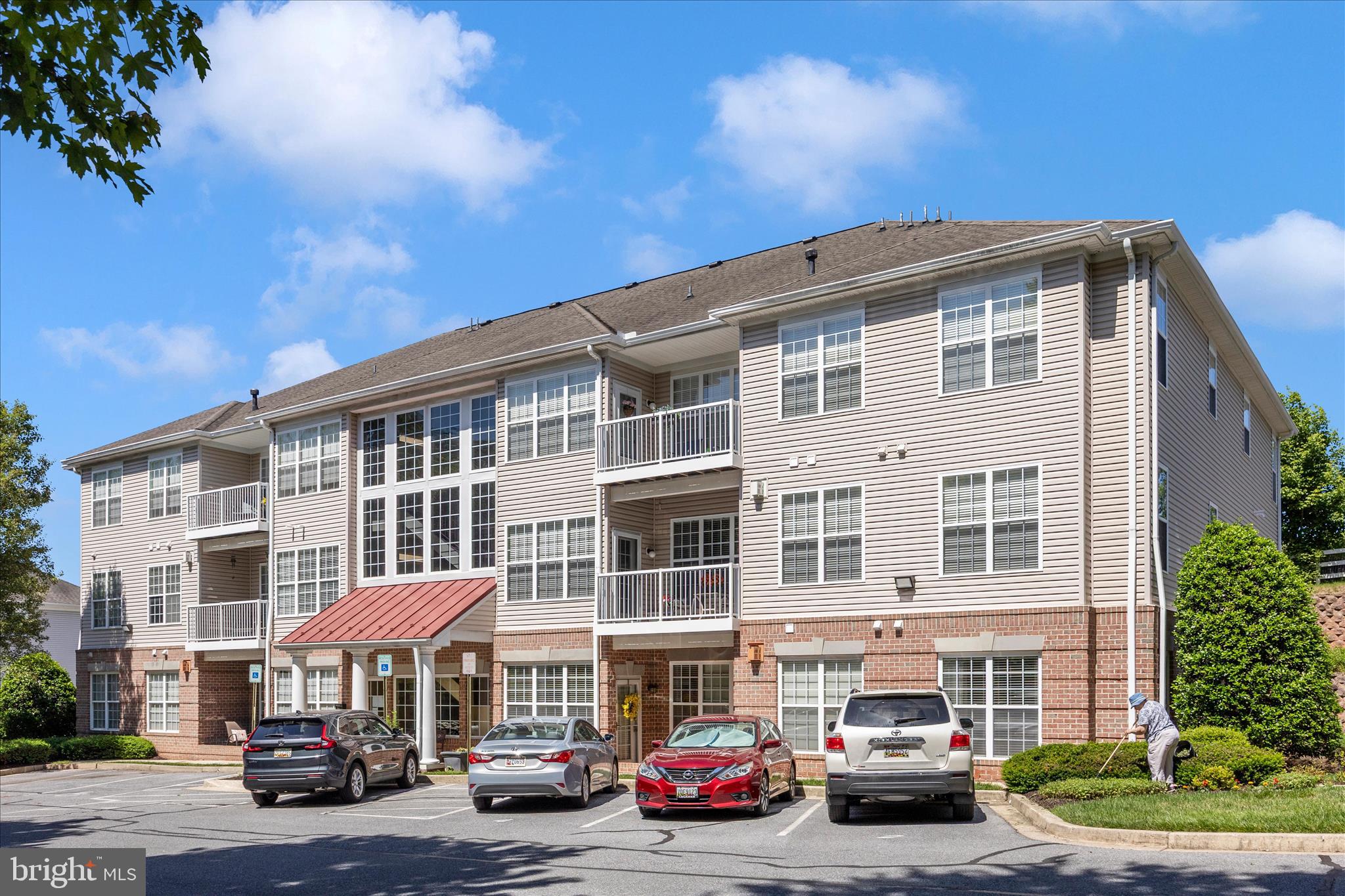 1593 HOMELAND DRIVE 3C