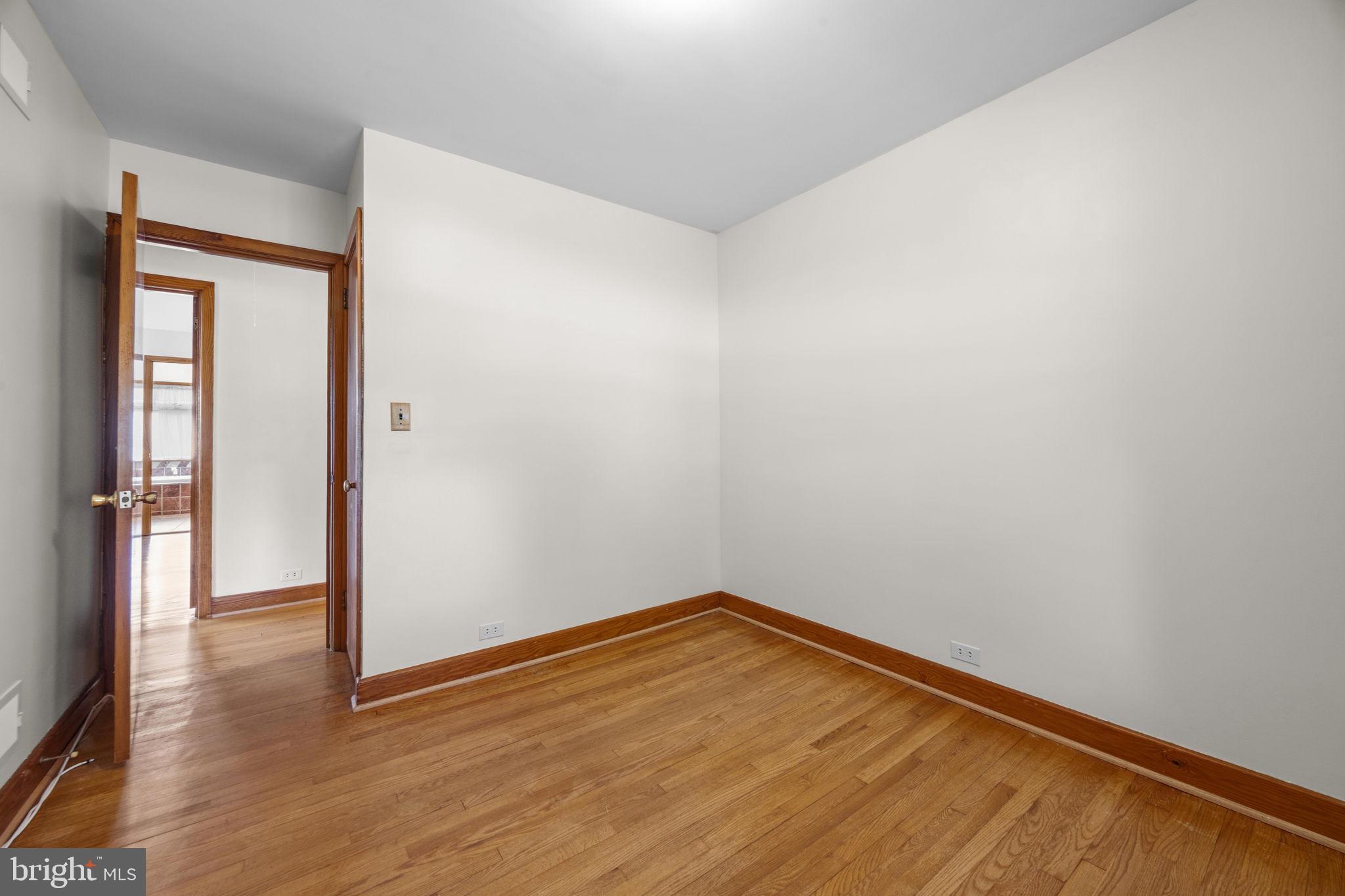 2883 PARK AVENUE