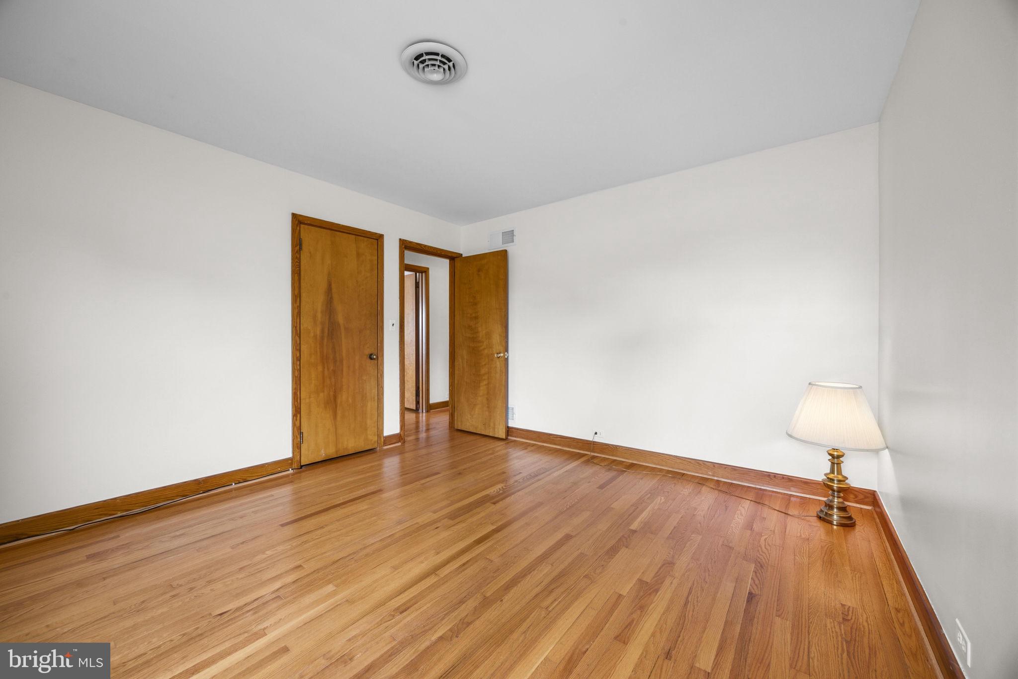 2883 PARK AVENUE