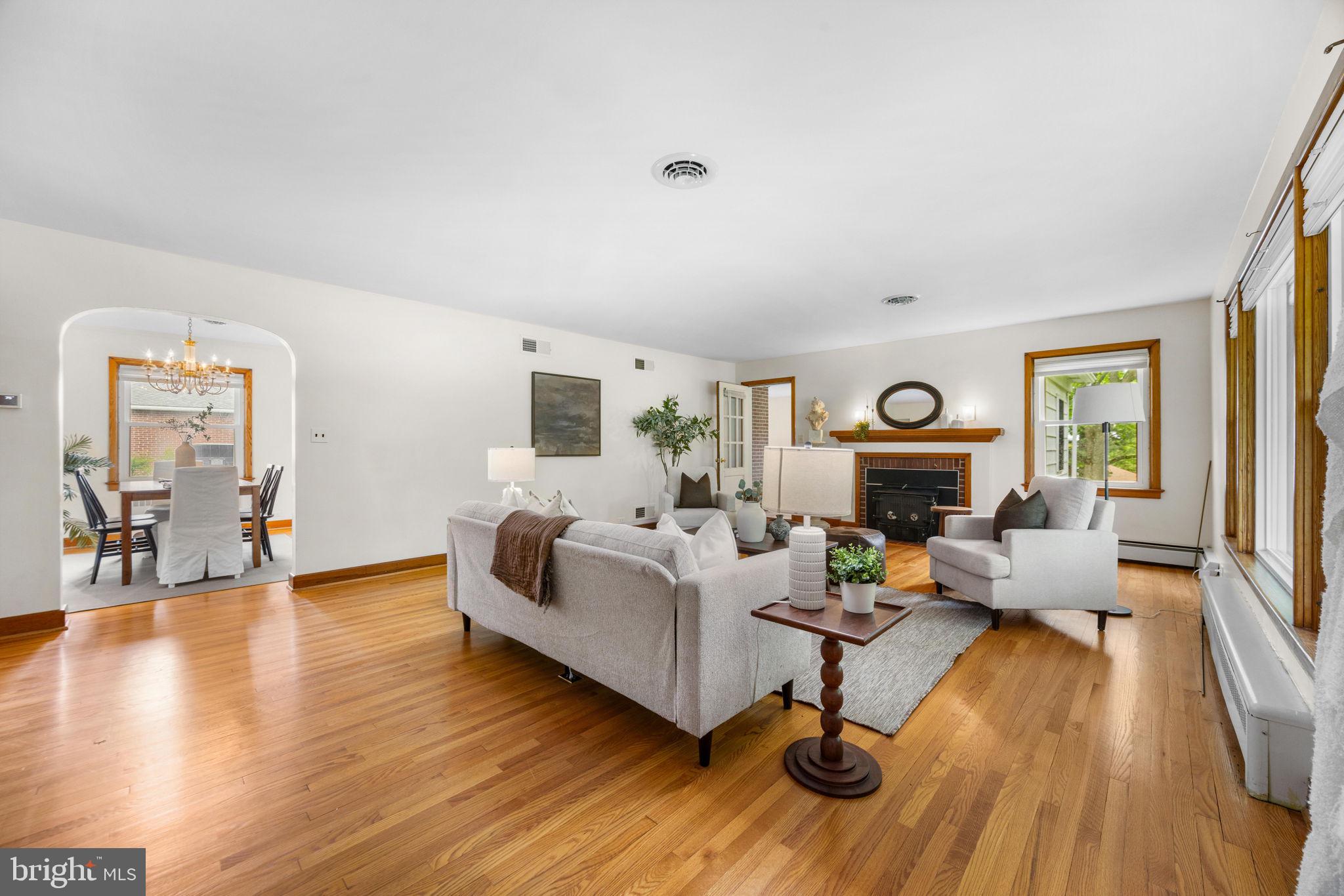 2883 PARK AVENUE