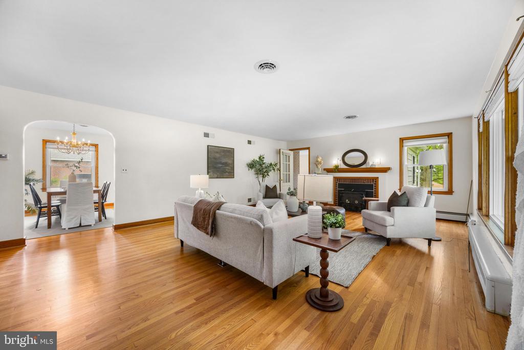 2883 PARK AVENUE