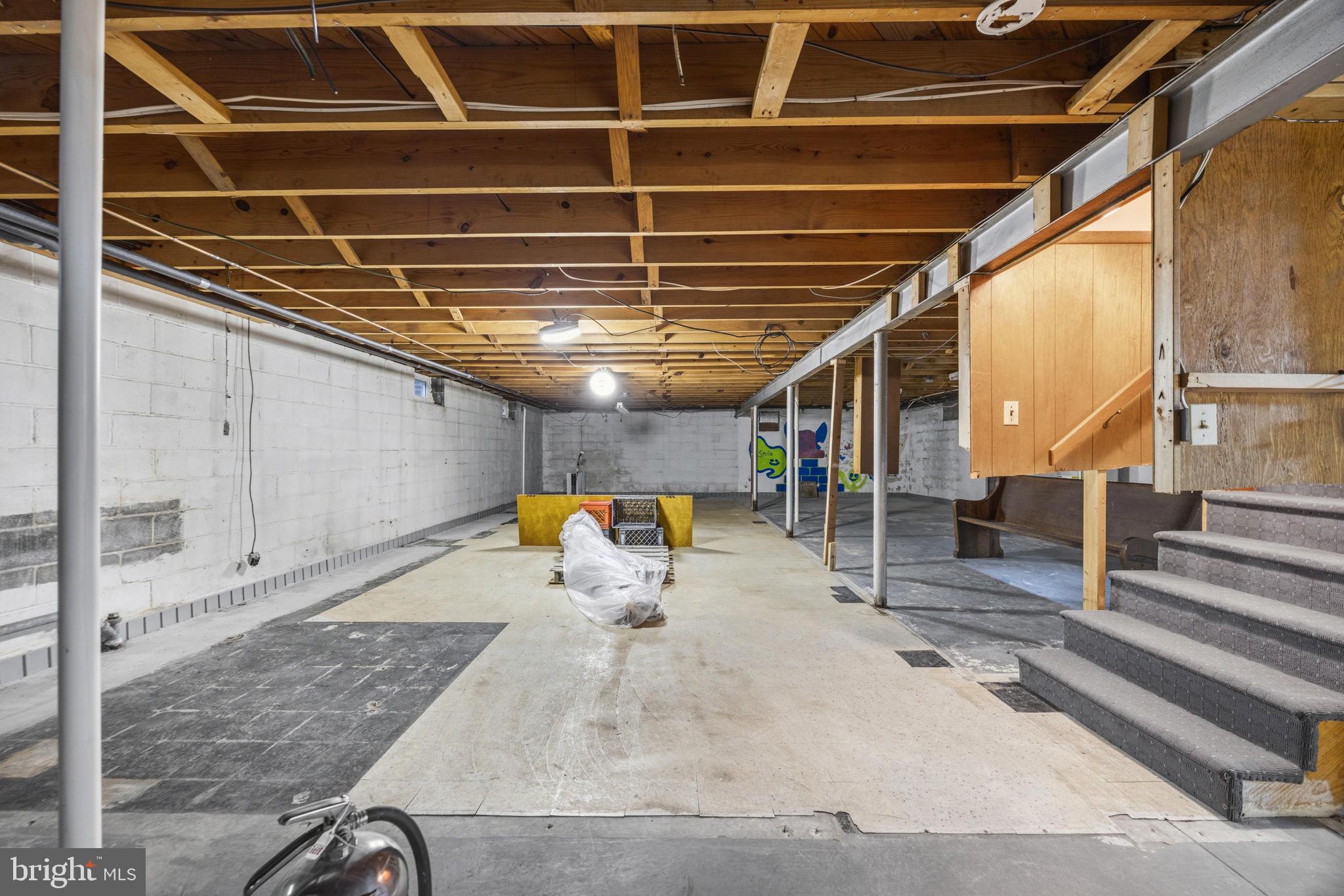 2883 PARK AVENUE